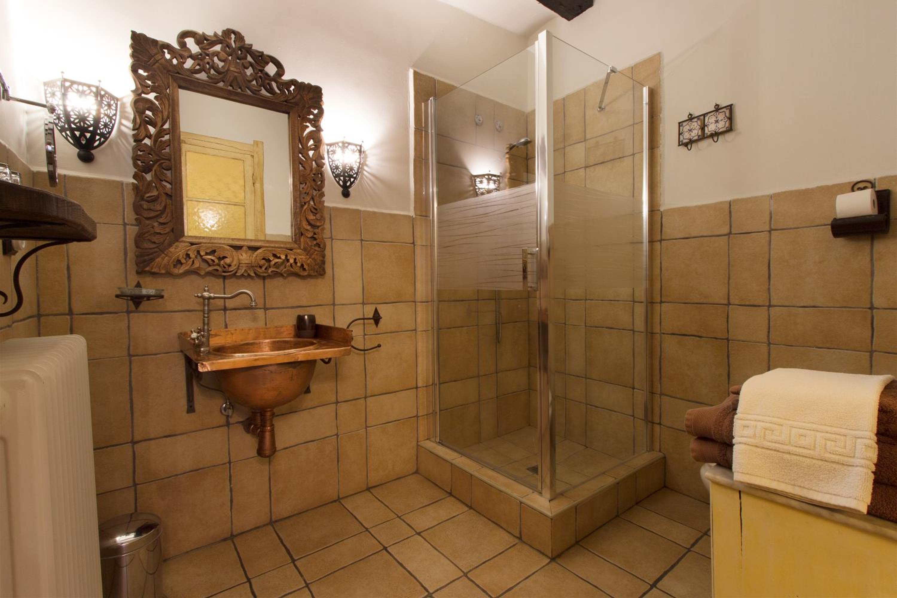 Twin Room - Photo 9