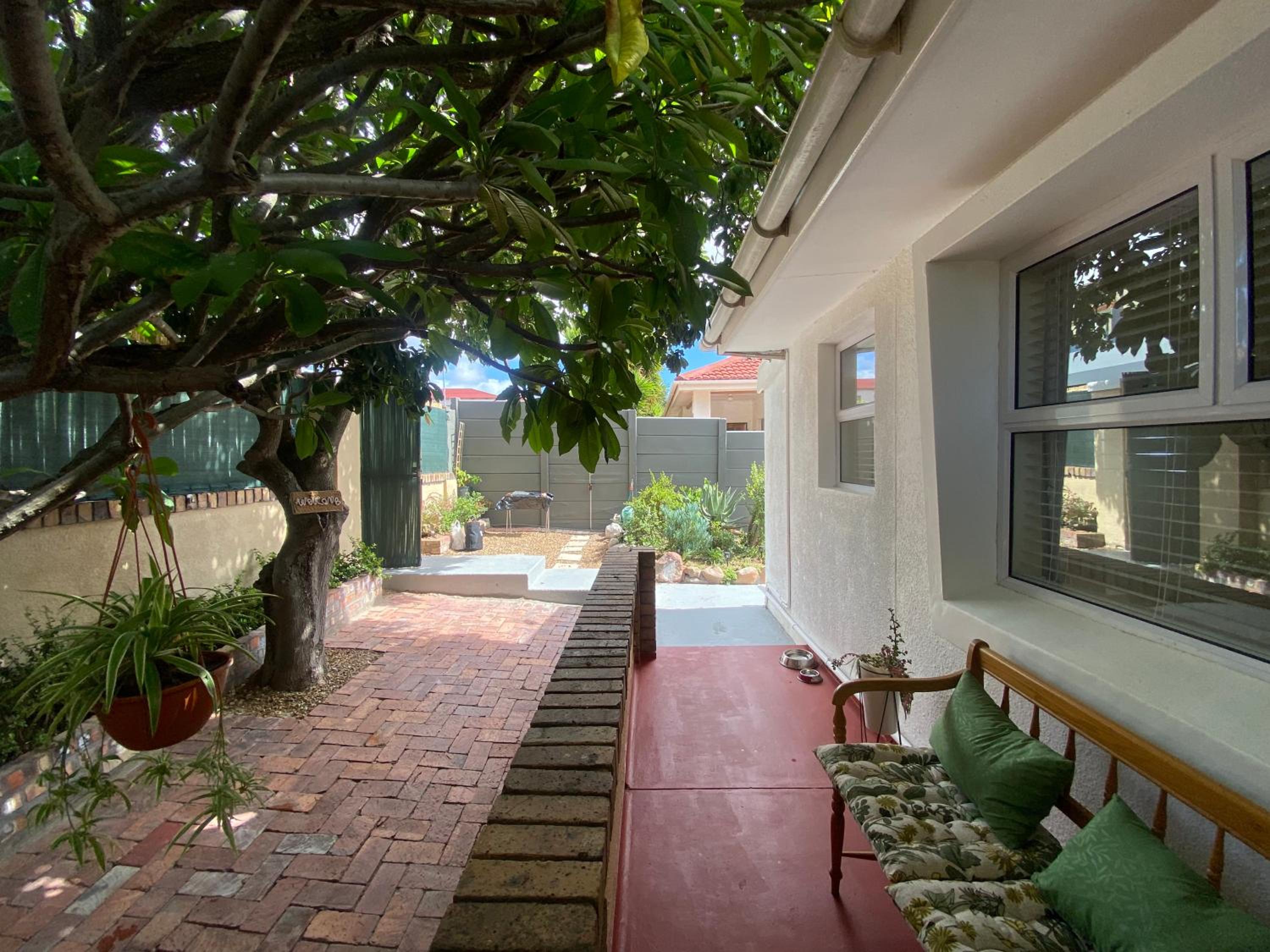 One-Bedroom House - Photo 36