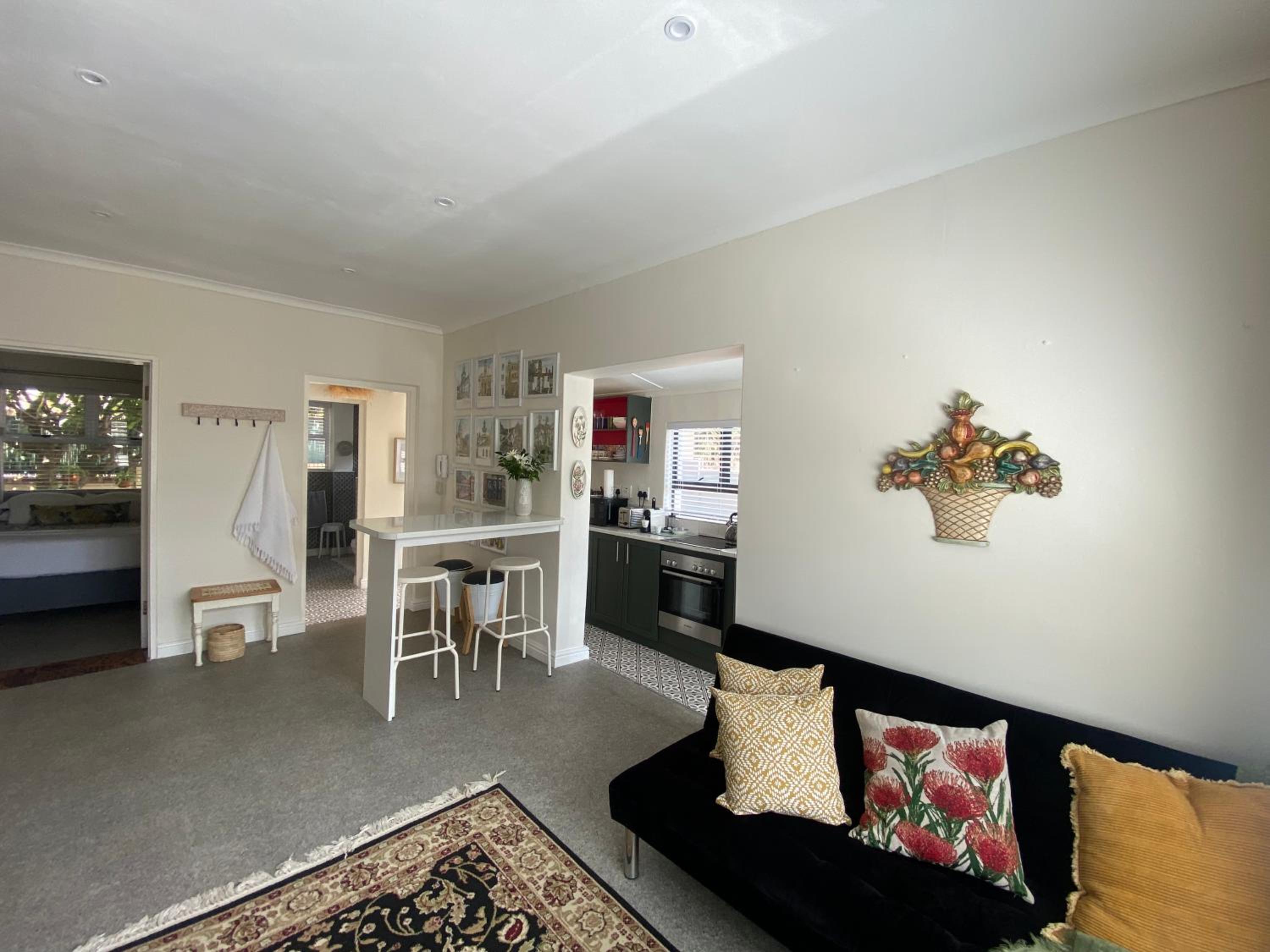 One-Bedroom House - Photo 12