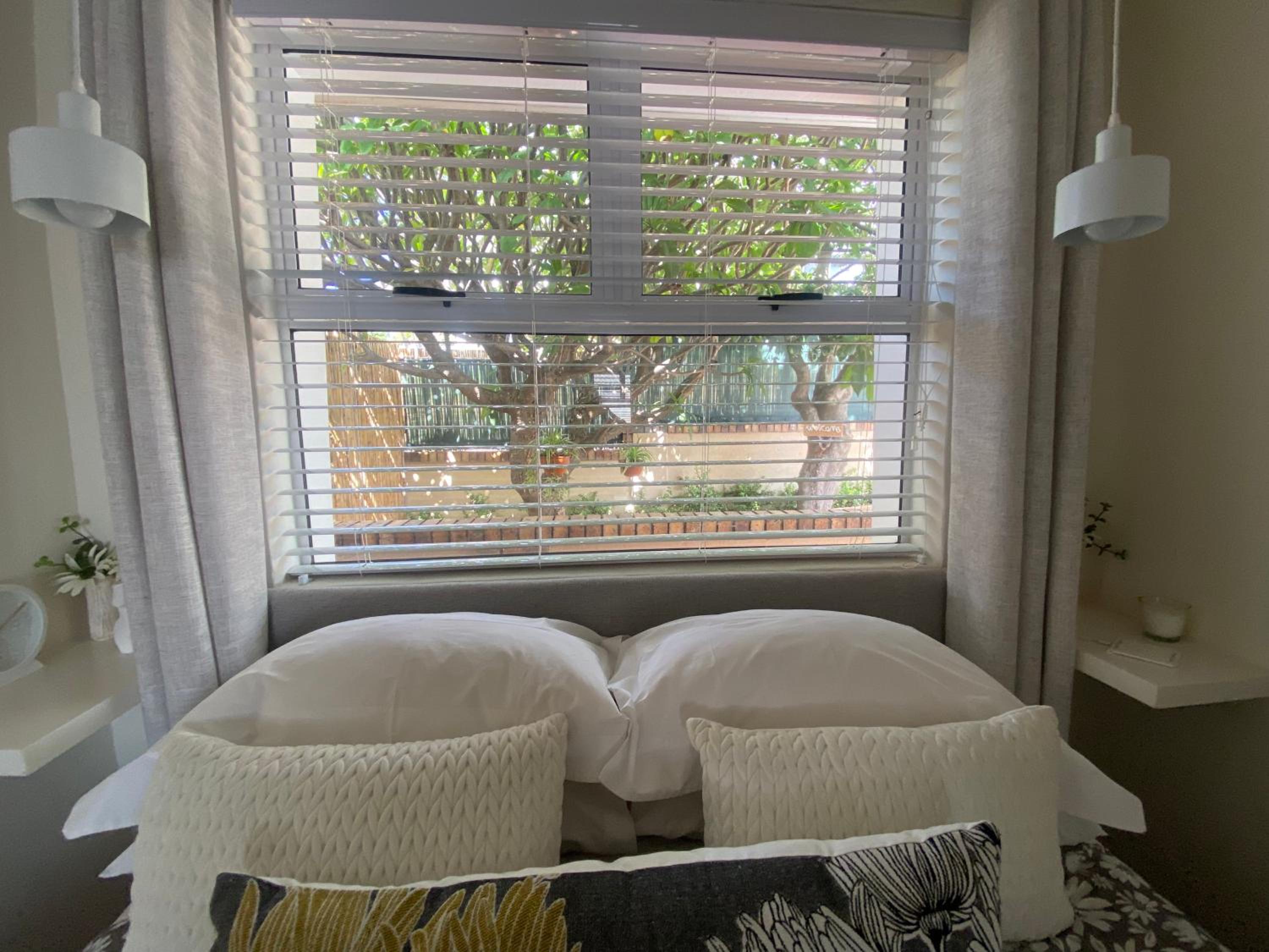 One-Bedroom House - Photo 13