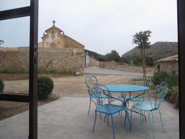 Apartment with Terrace - Photo 4