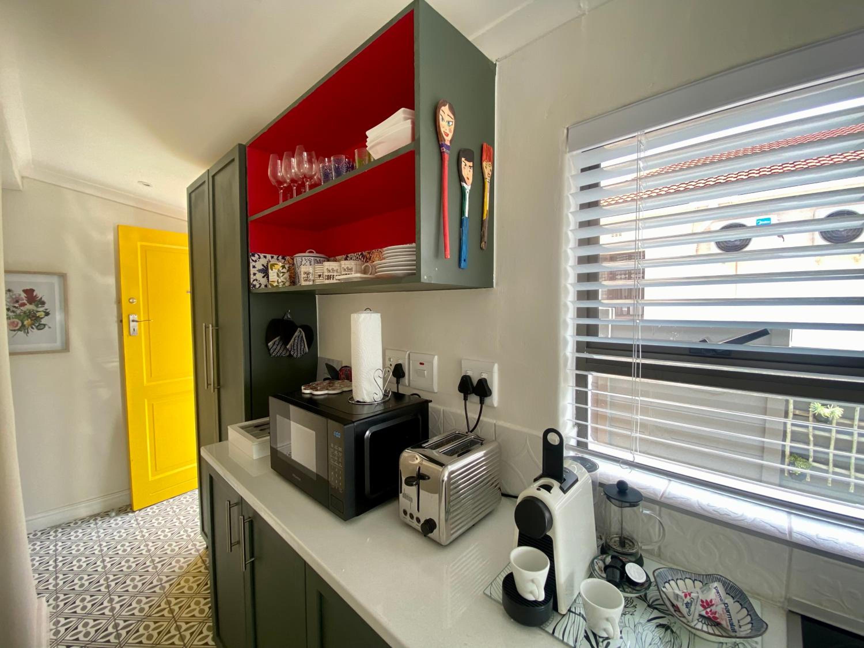 One-Bedroom House - Photo 14
