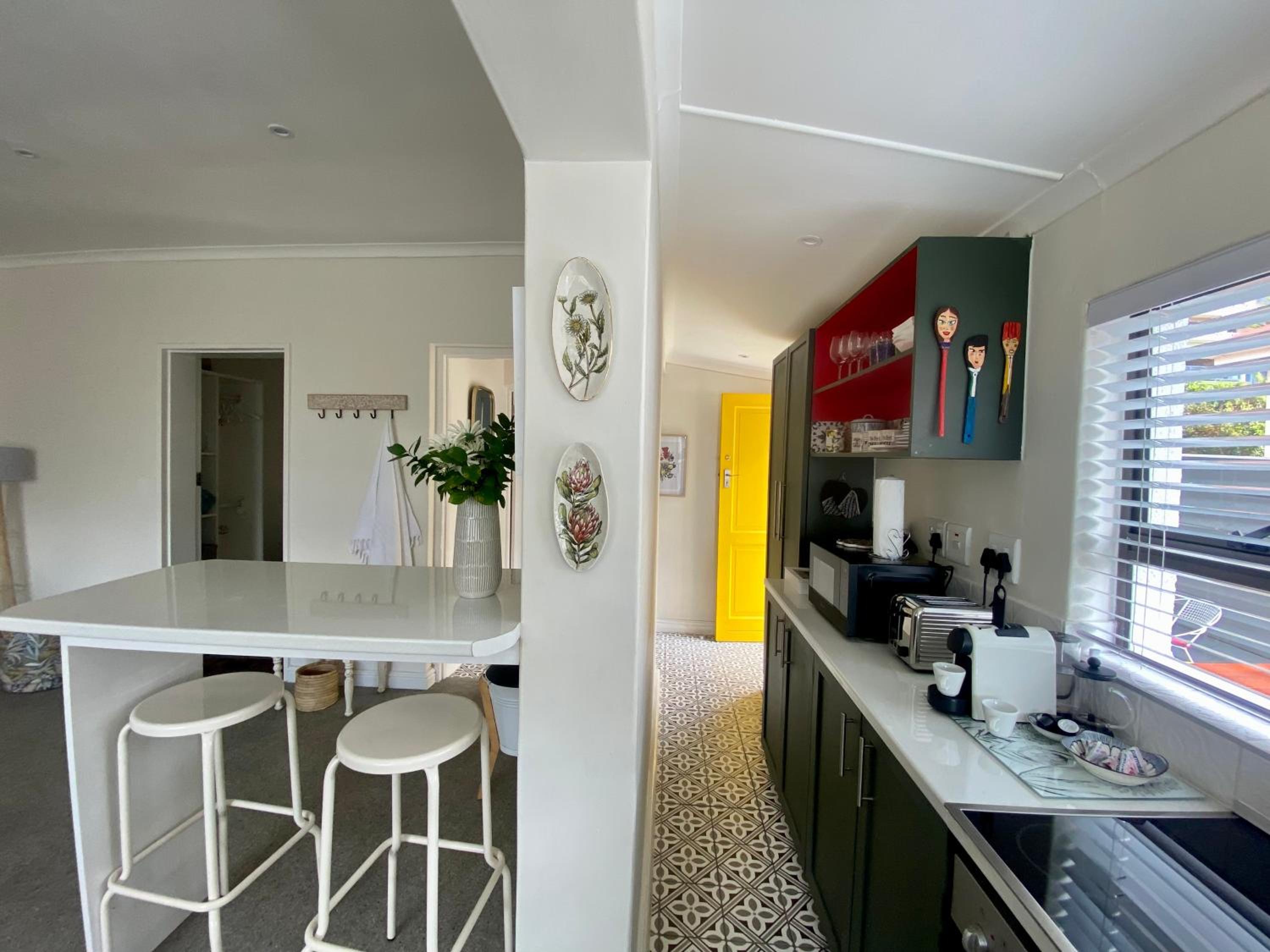 One-Bedroom House - Photo 16