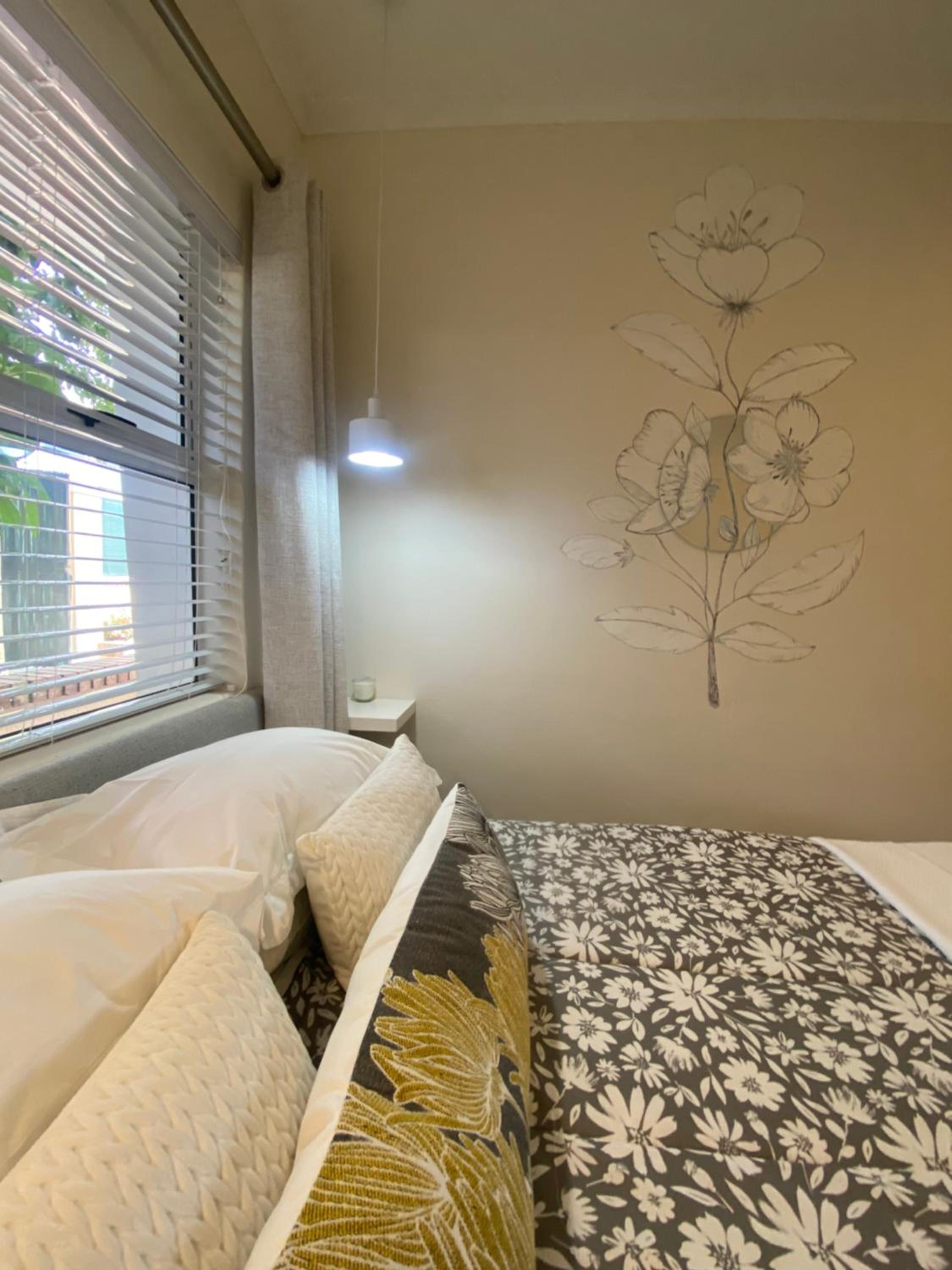 One-Bedroom House - Photo 17