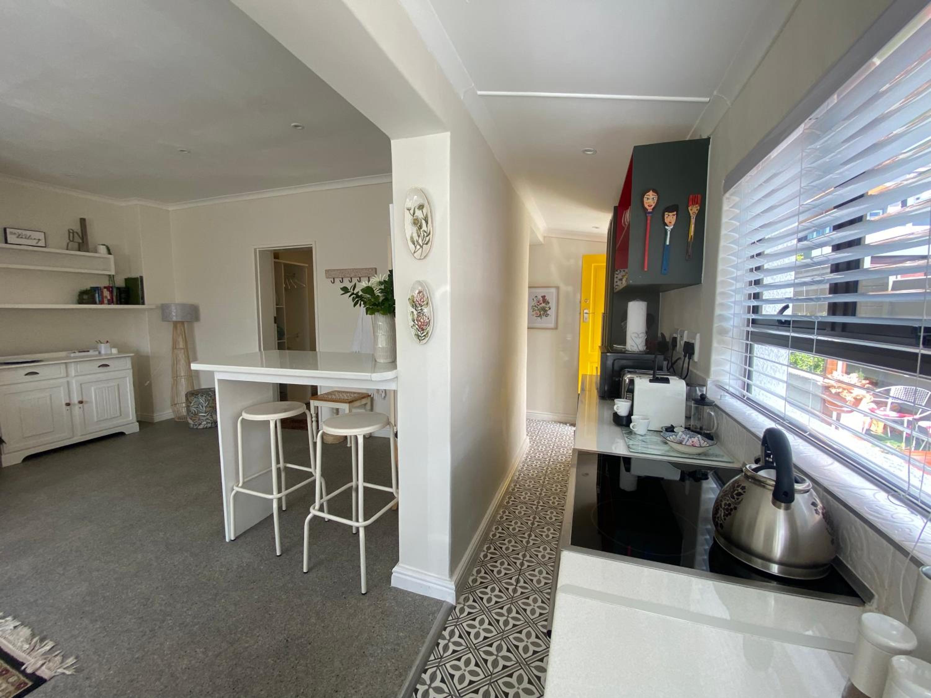 One-Bedroom House - Photo 23
