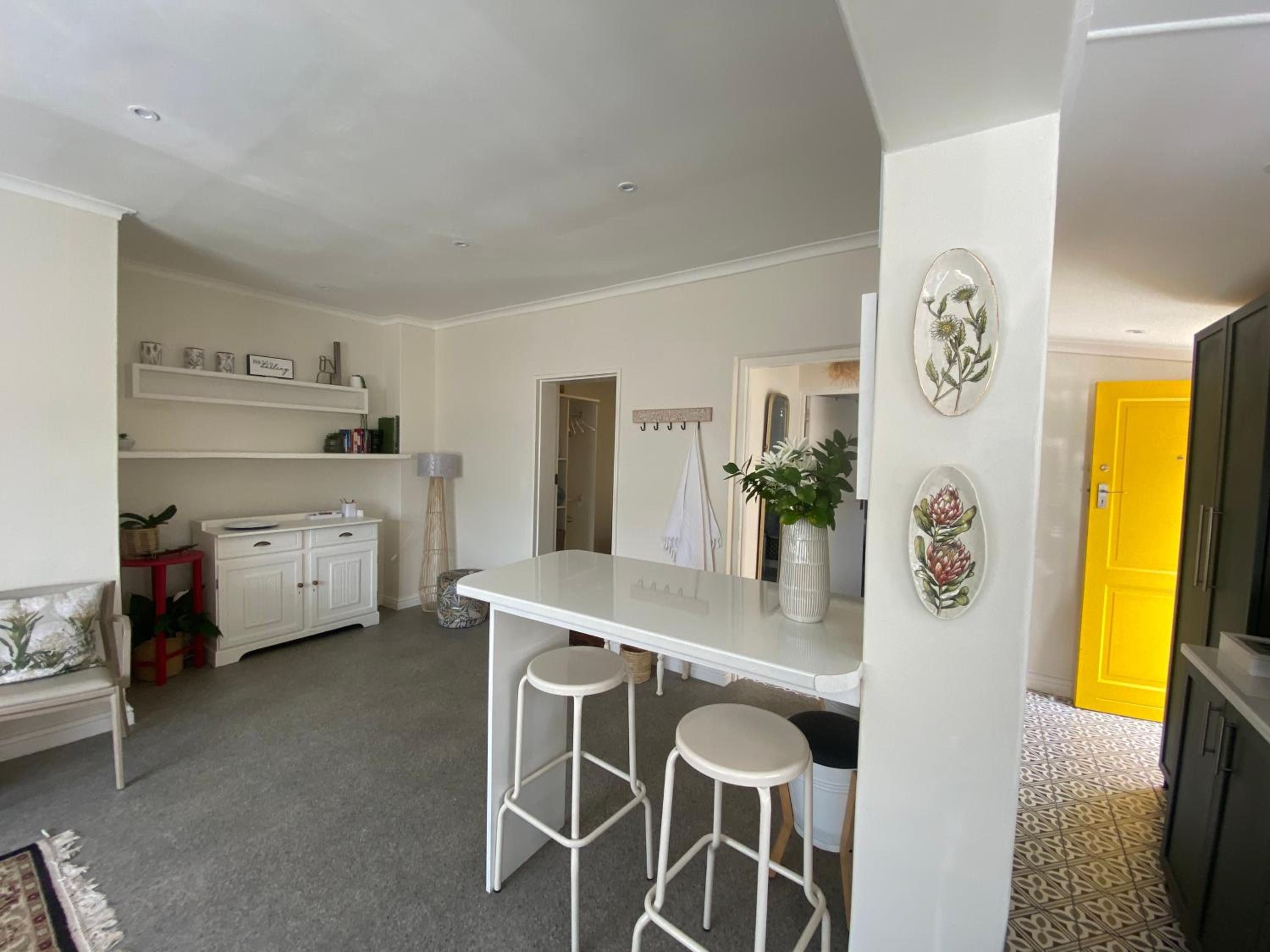One-Bedroom House - Photo 38