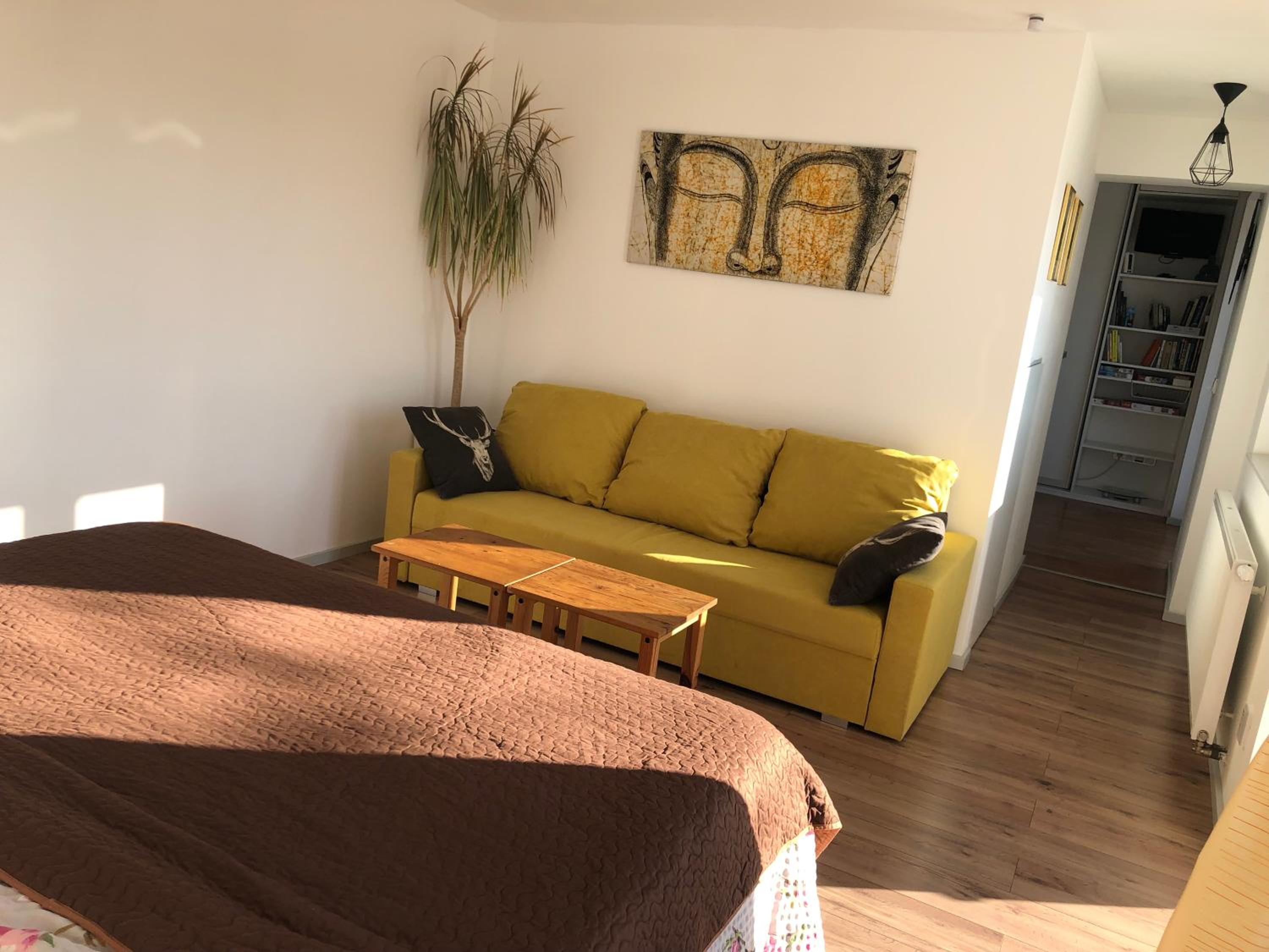 One-Bedroom Apartment photo 2