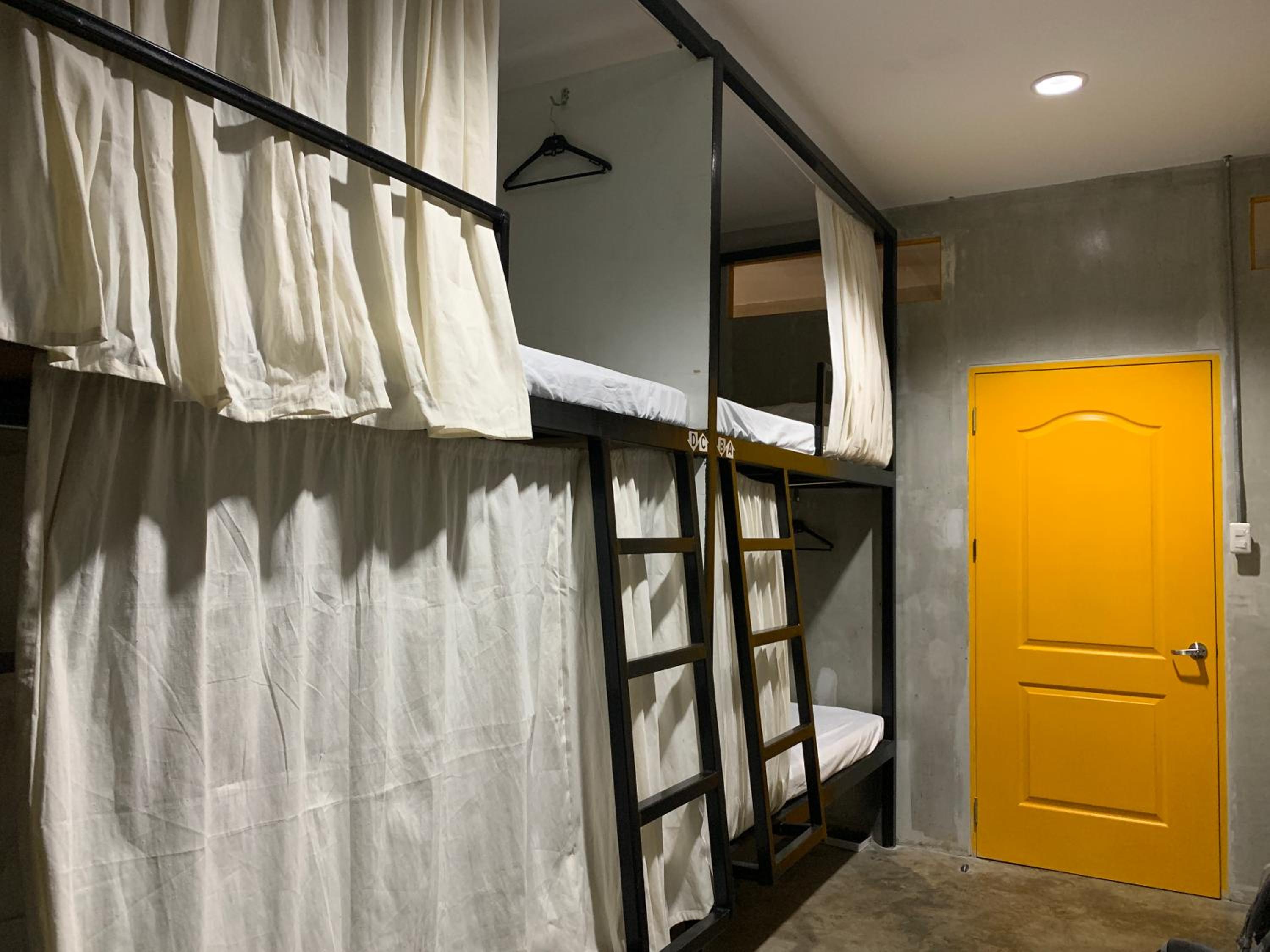 Bed in 8-Bed Mixed Dormitory Room photo 3