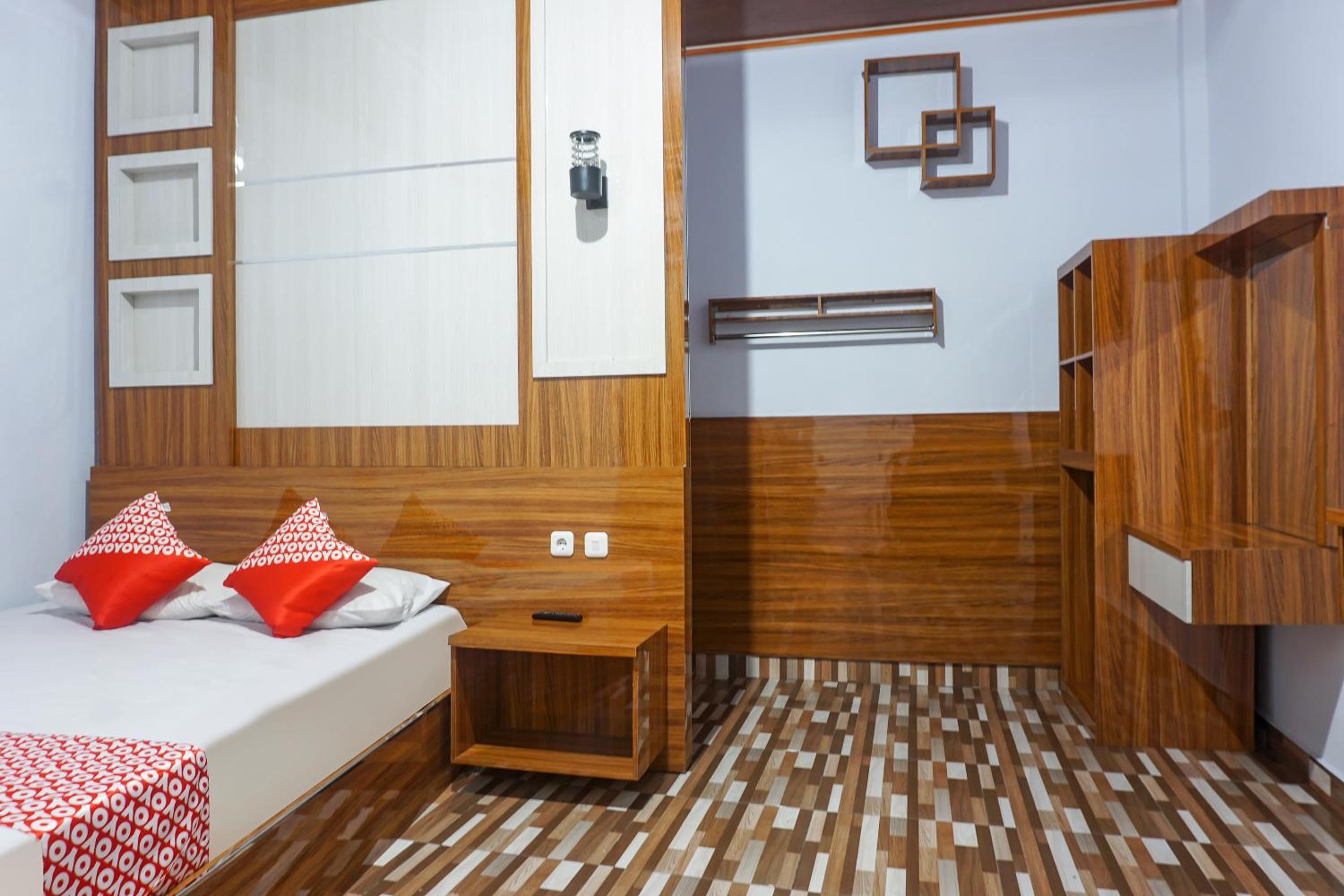 Deluxe King Room photo 3