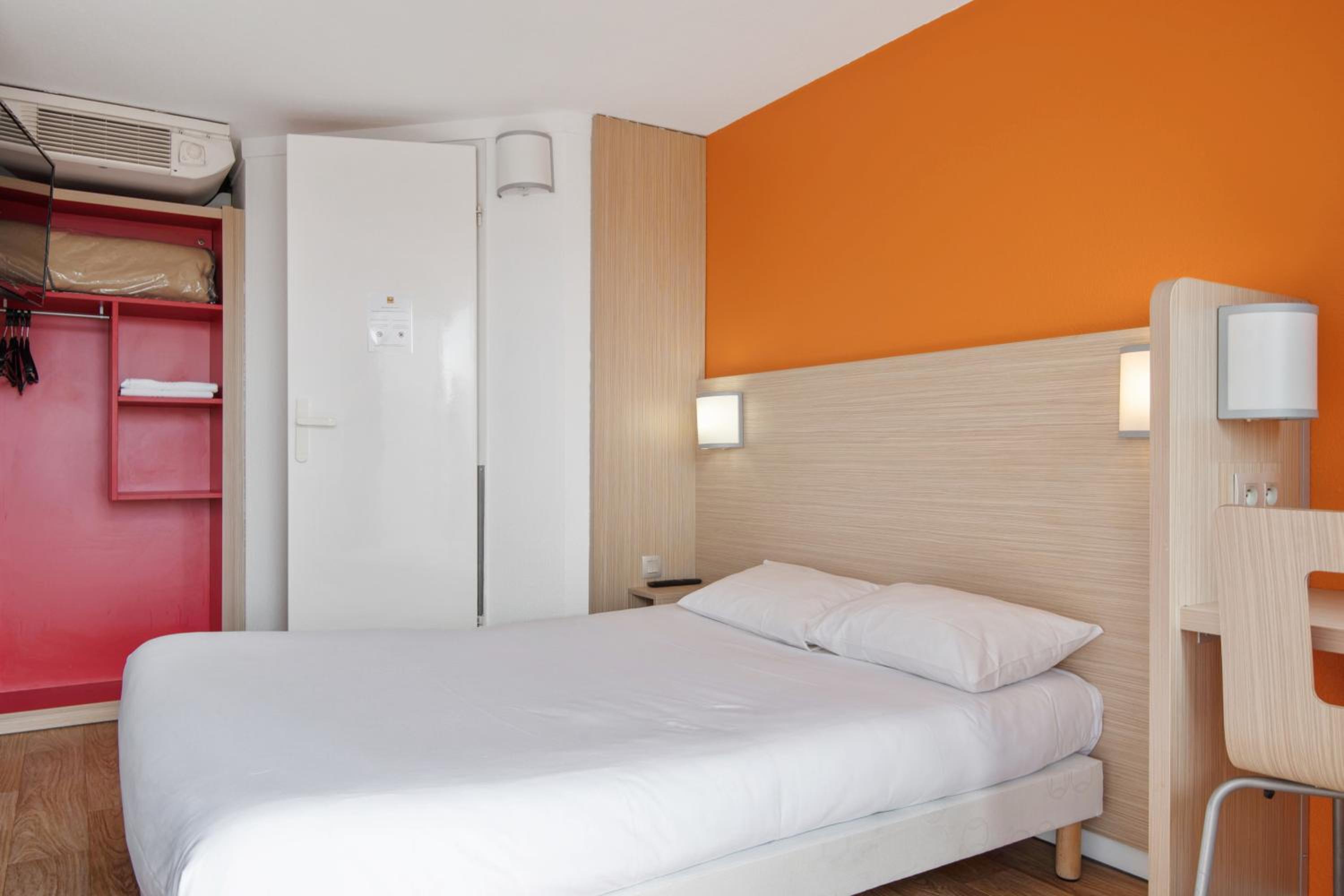 Double Room - Photo 4