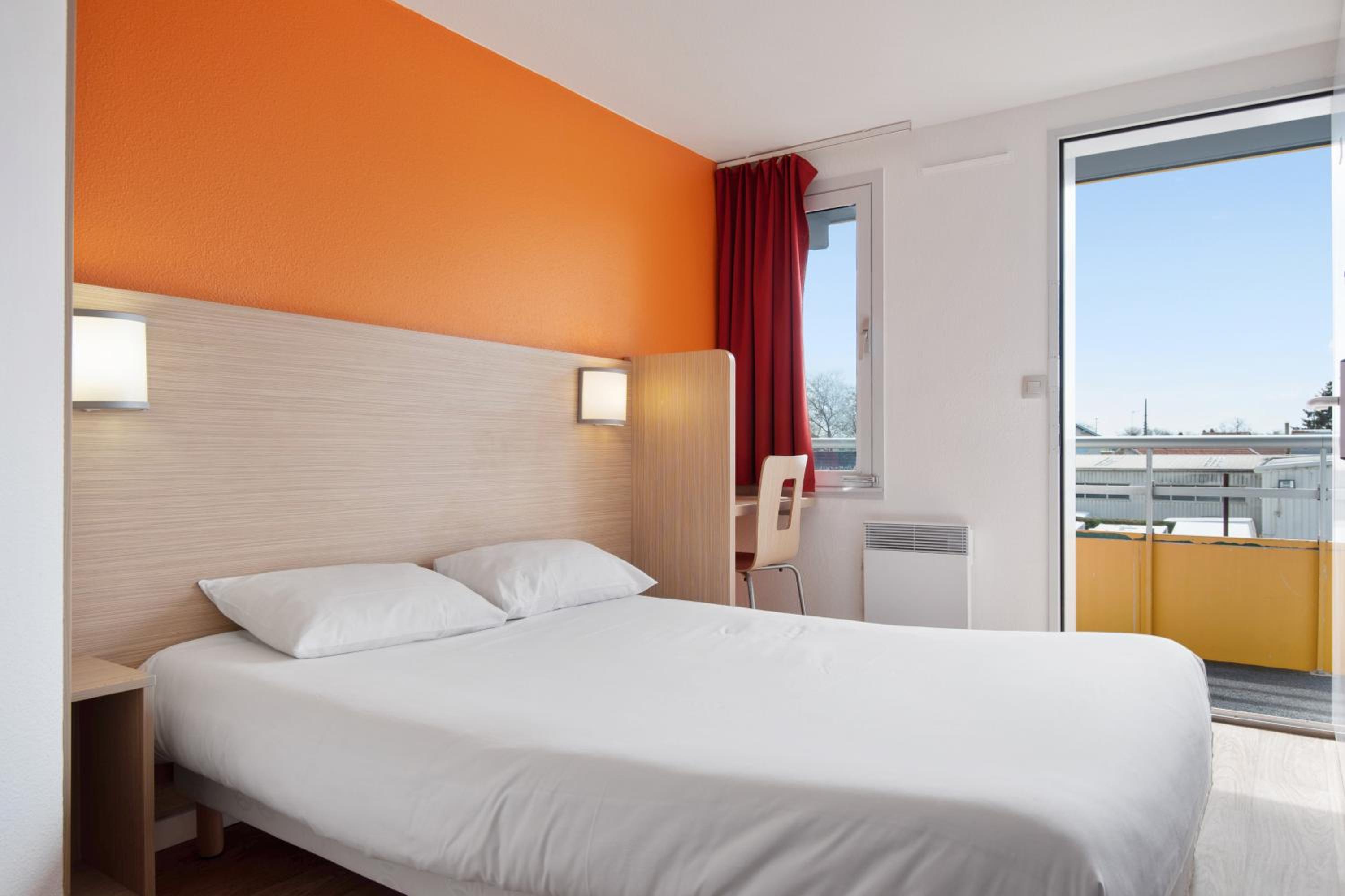 Double Room - Photo 8