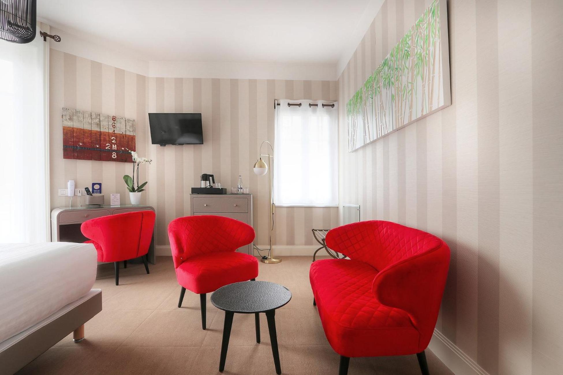 Superior Queen Room with Sea View - Non-Smoking - Photo 3