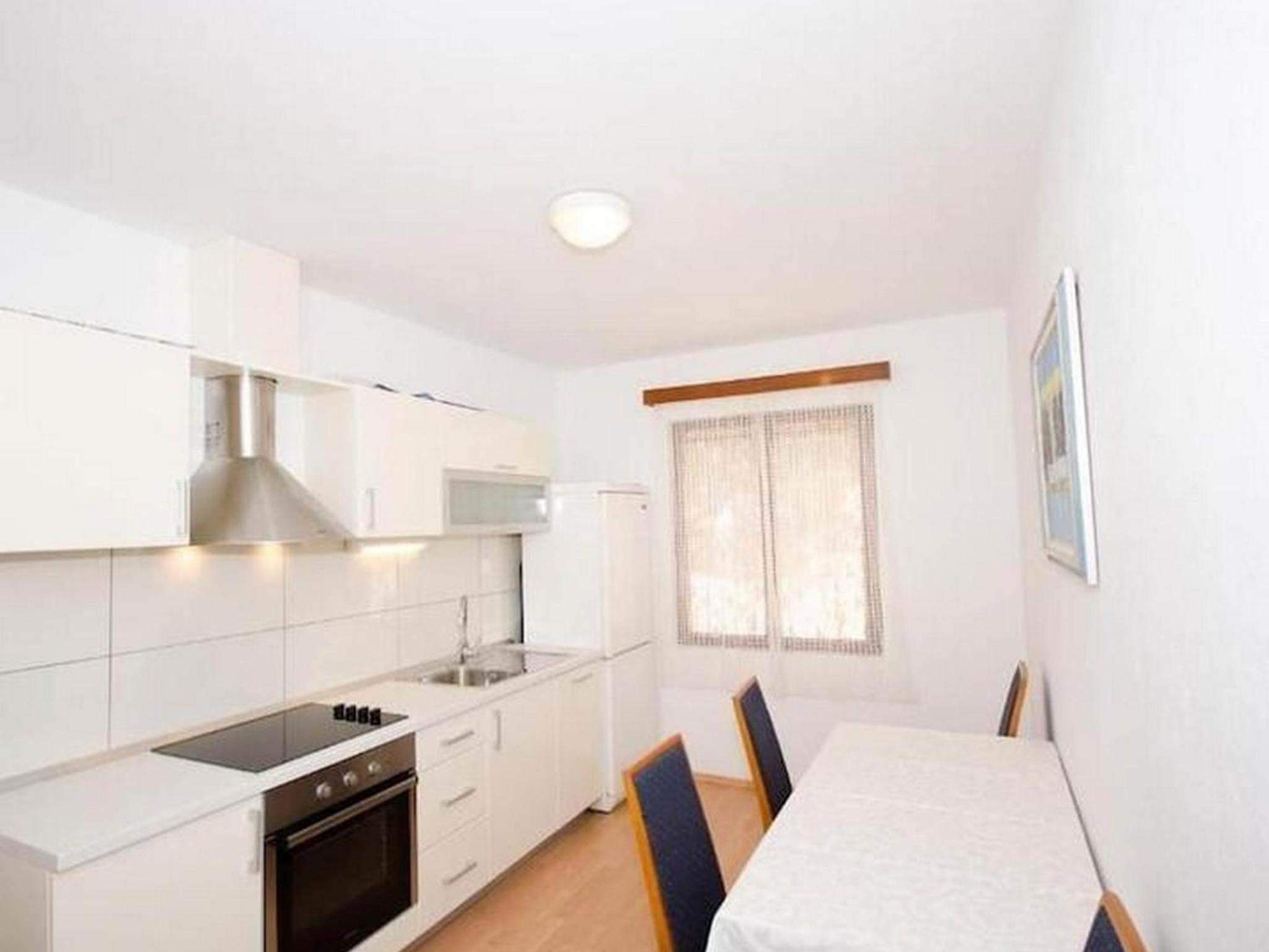 Comfort Double Room with Balcony and Sea View - Photo 12