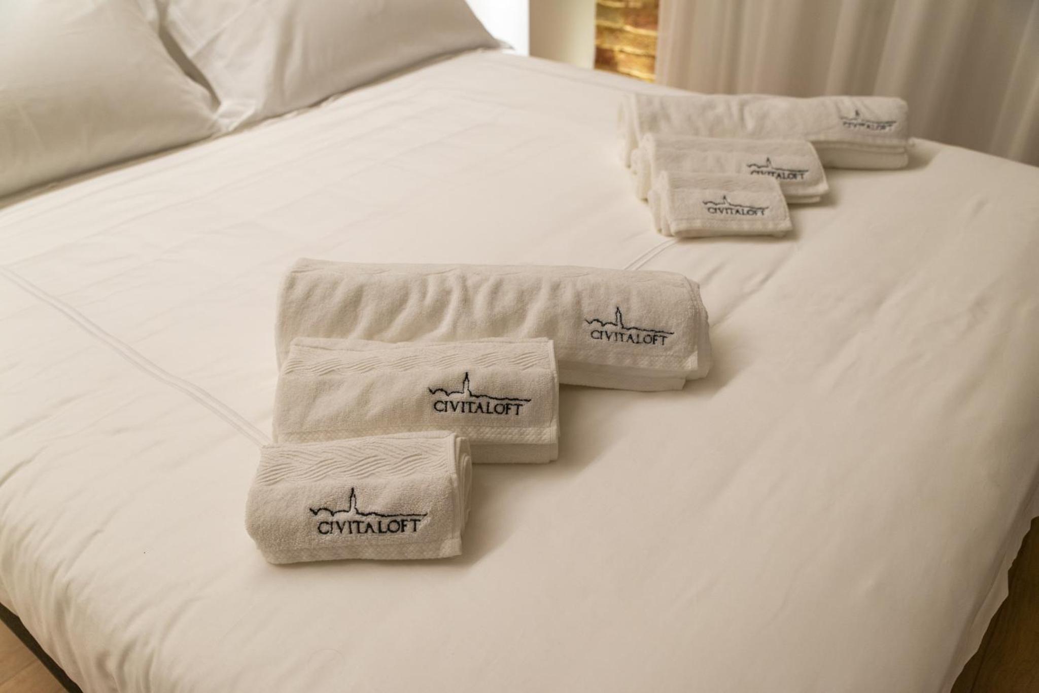 Double Room - Photo 18