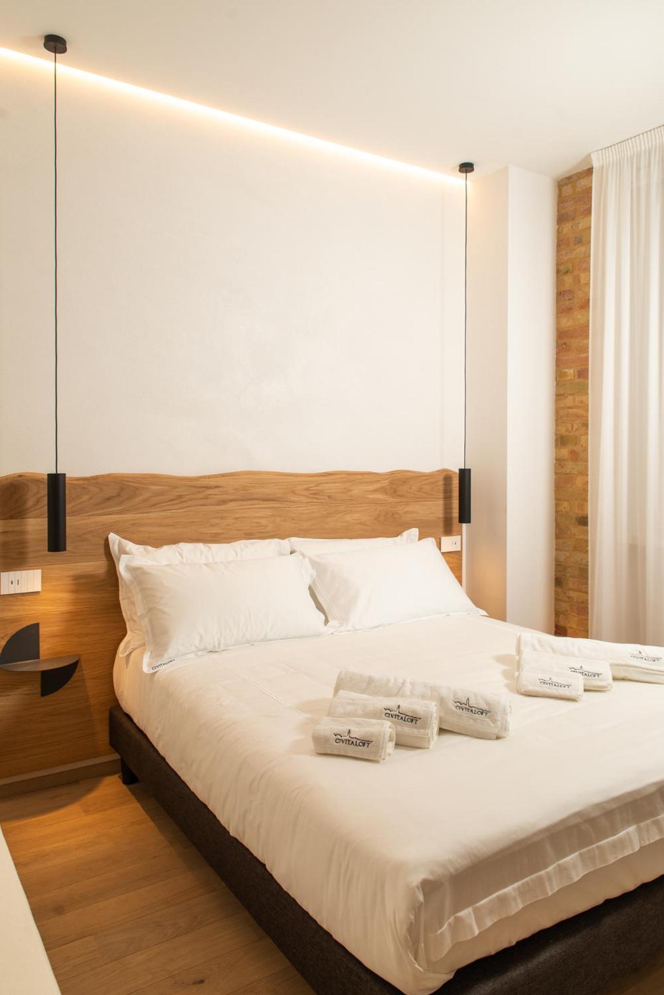 Double Room - Photo 14