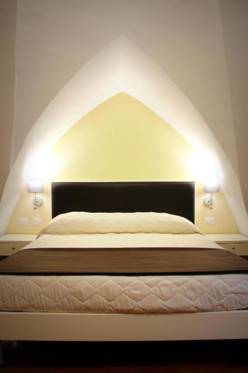 Two-Bedroom Apartment - Photo 18