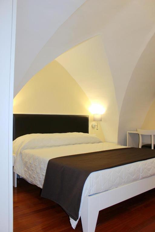 Two-Bedroom Apartment - Photo 20
