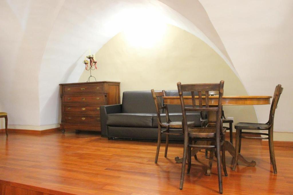 Two-Bedroom Apartment - Photo 19