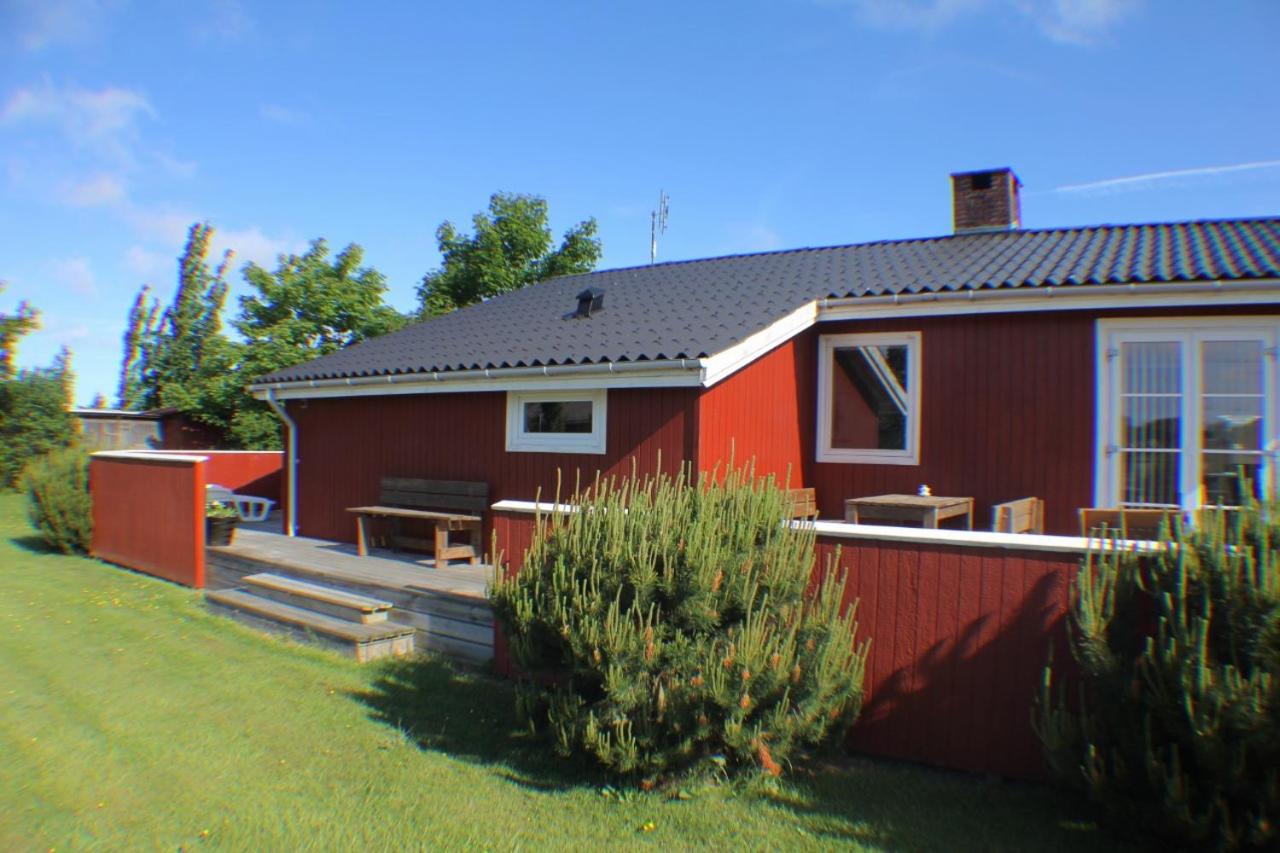 Three-Bedroom House photo 2