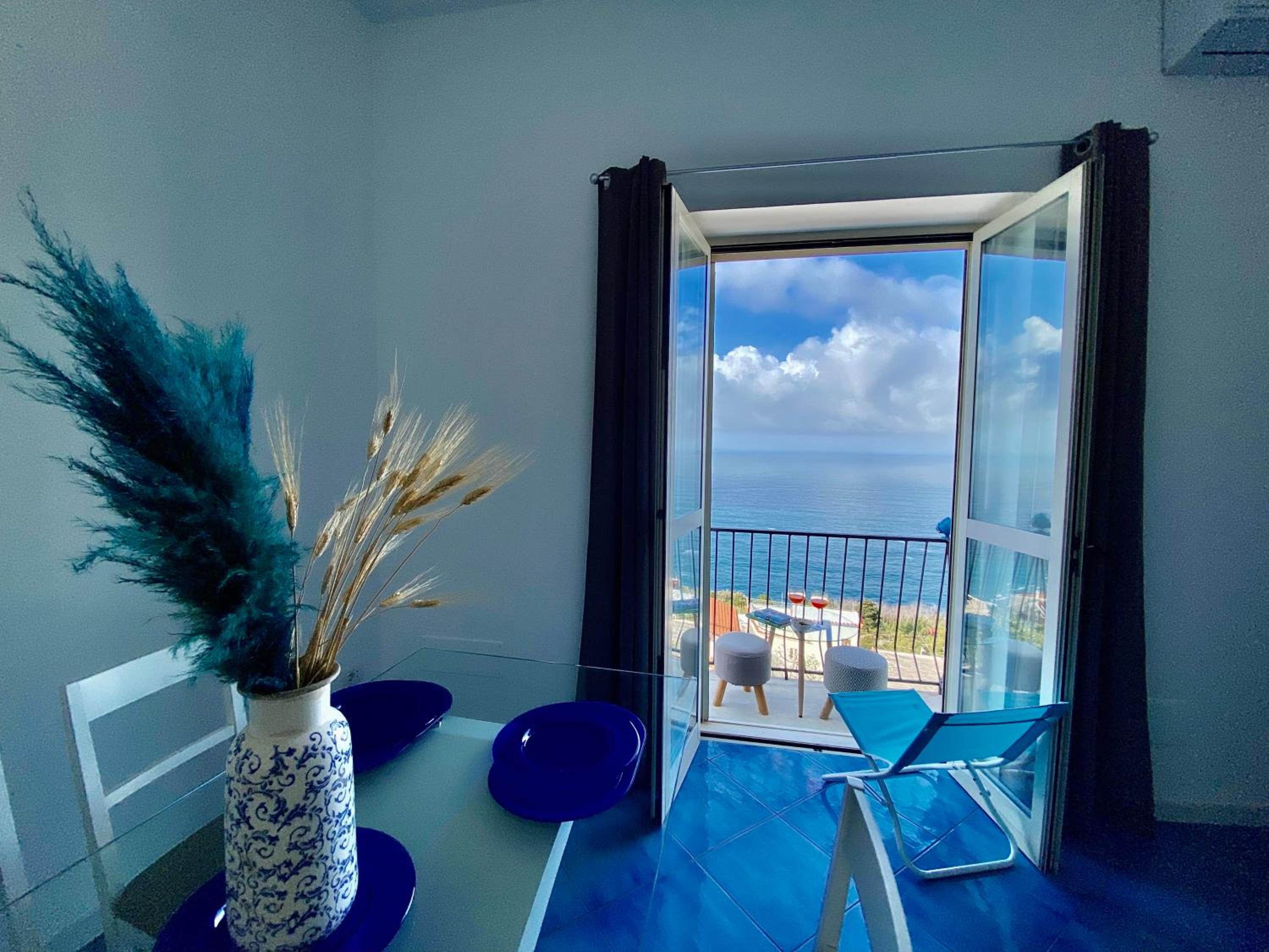Junior Suite with Balcony photo 2