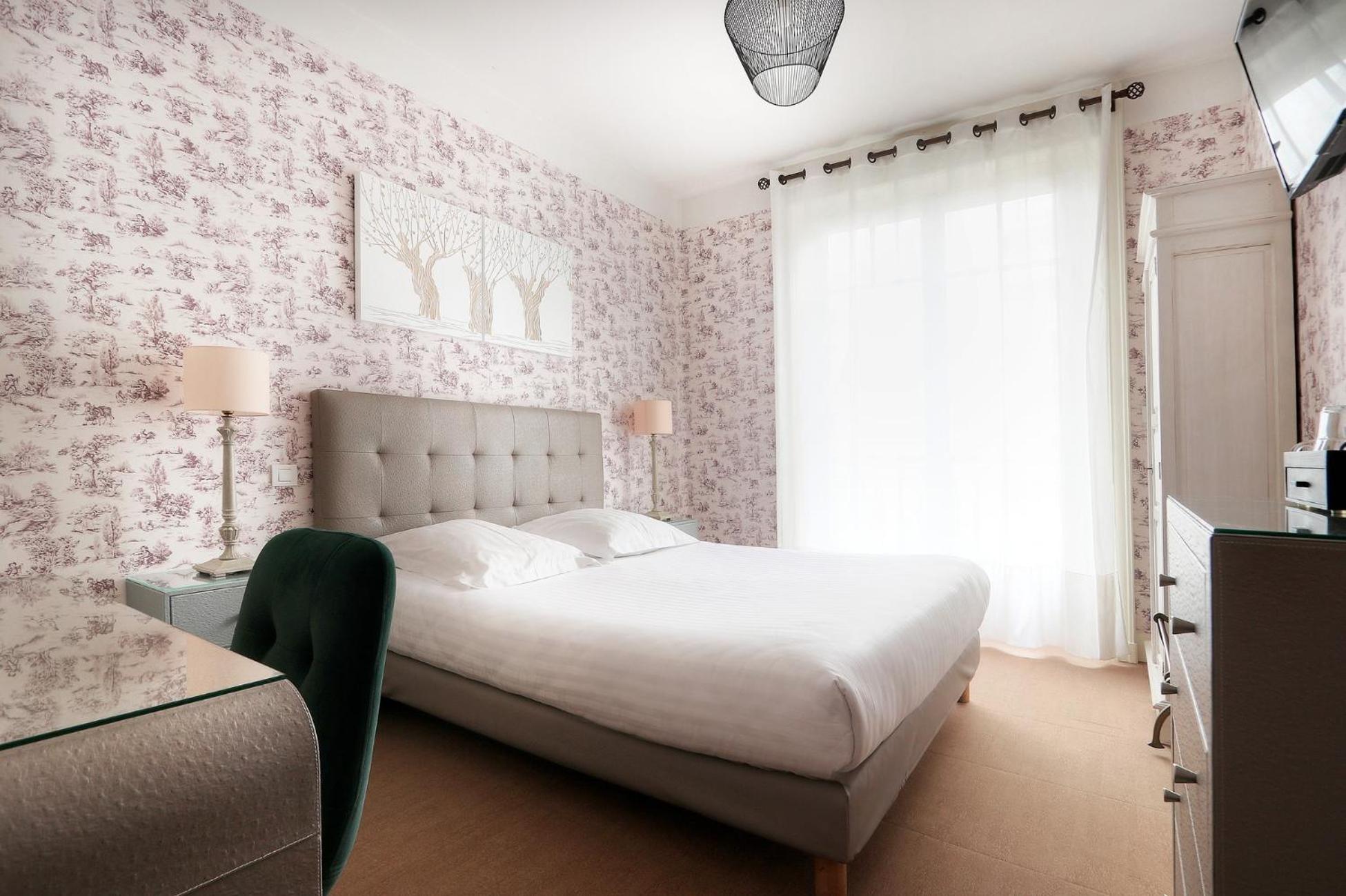 Classic Double Room - Photo 11