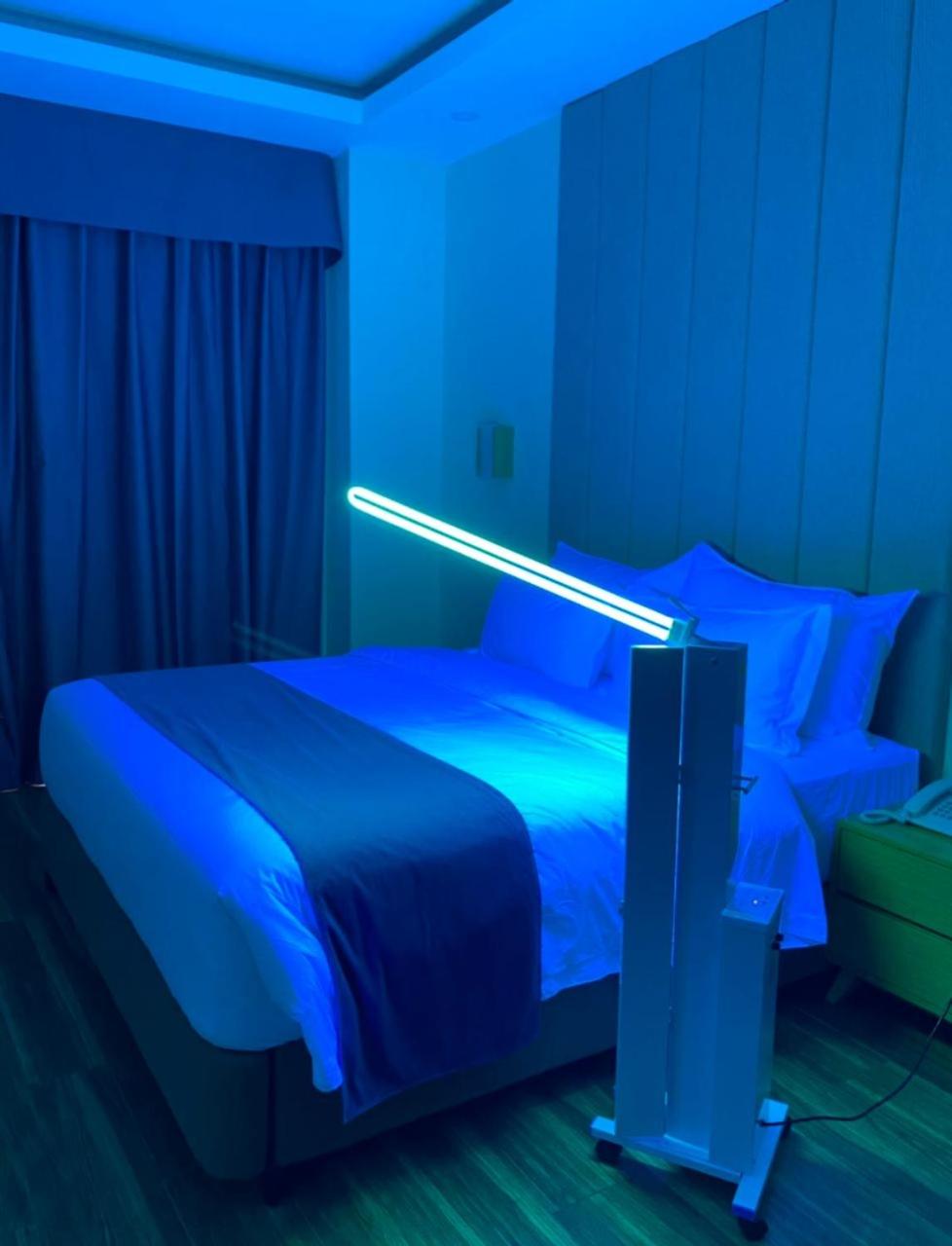 Deluxe King Room - Photo 15