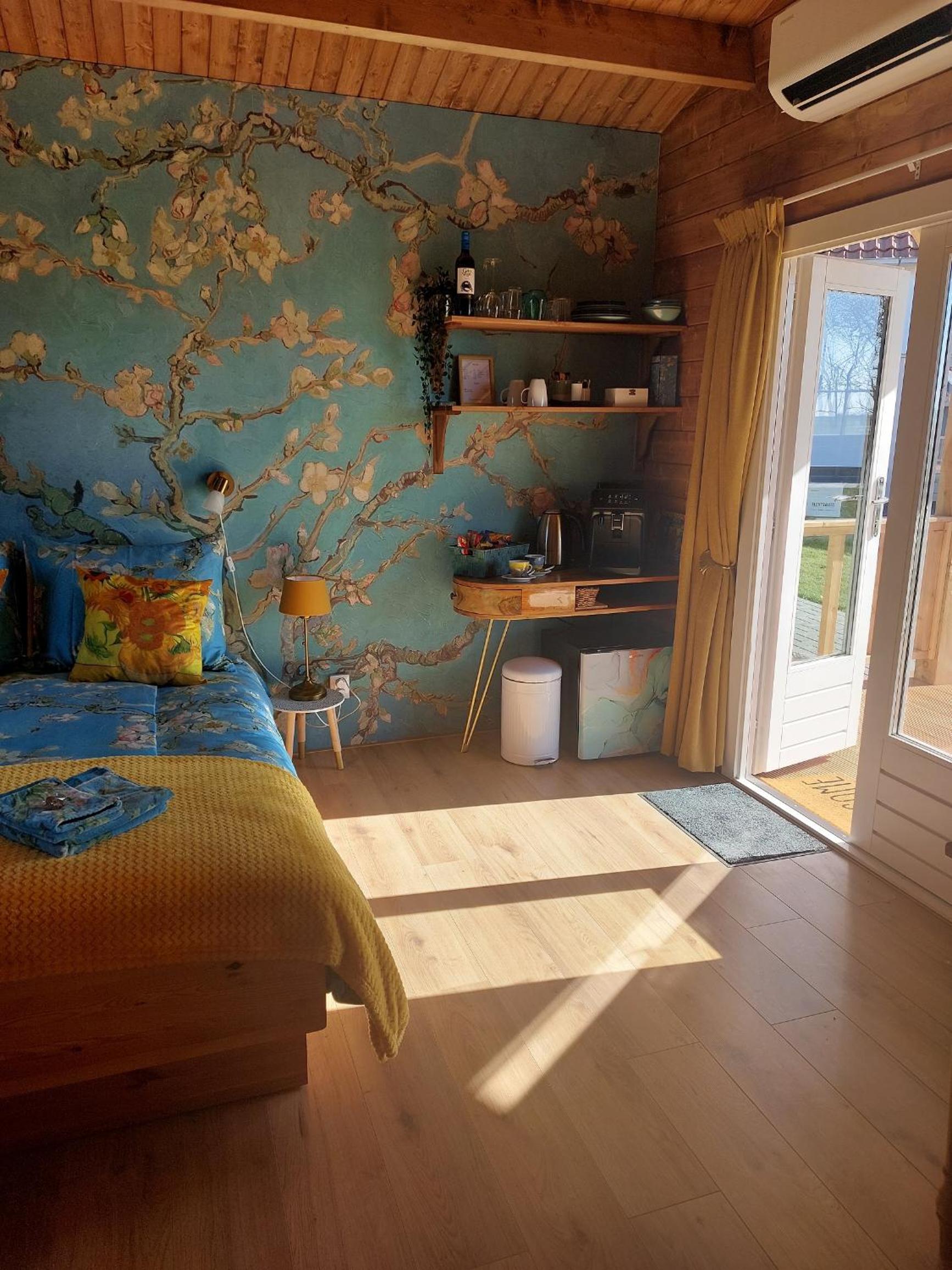 Deluxe Room - Photo 1