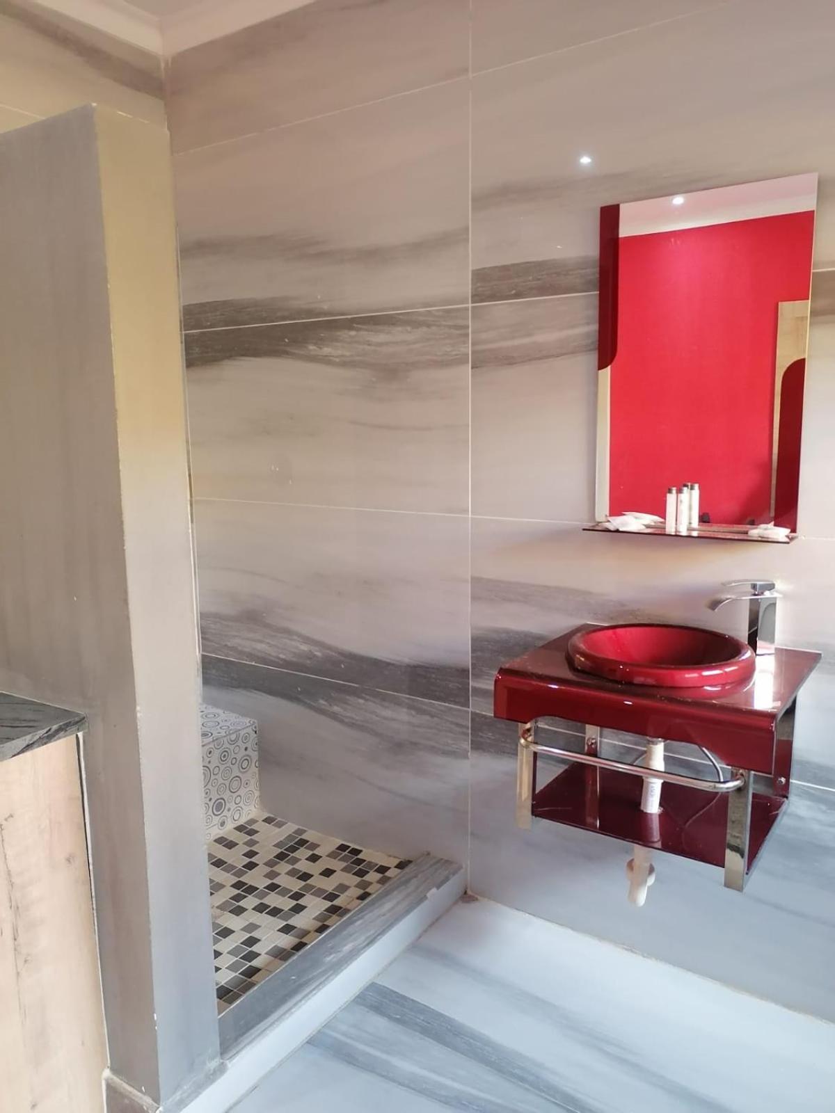 Standard Queen Room - Photo 3