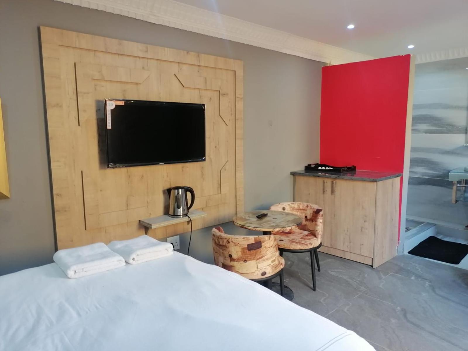 Standard Queen Room - Photo 9
