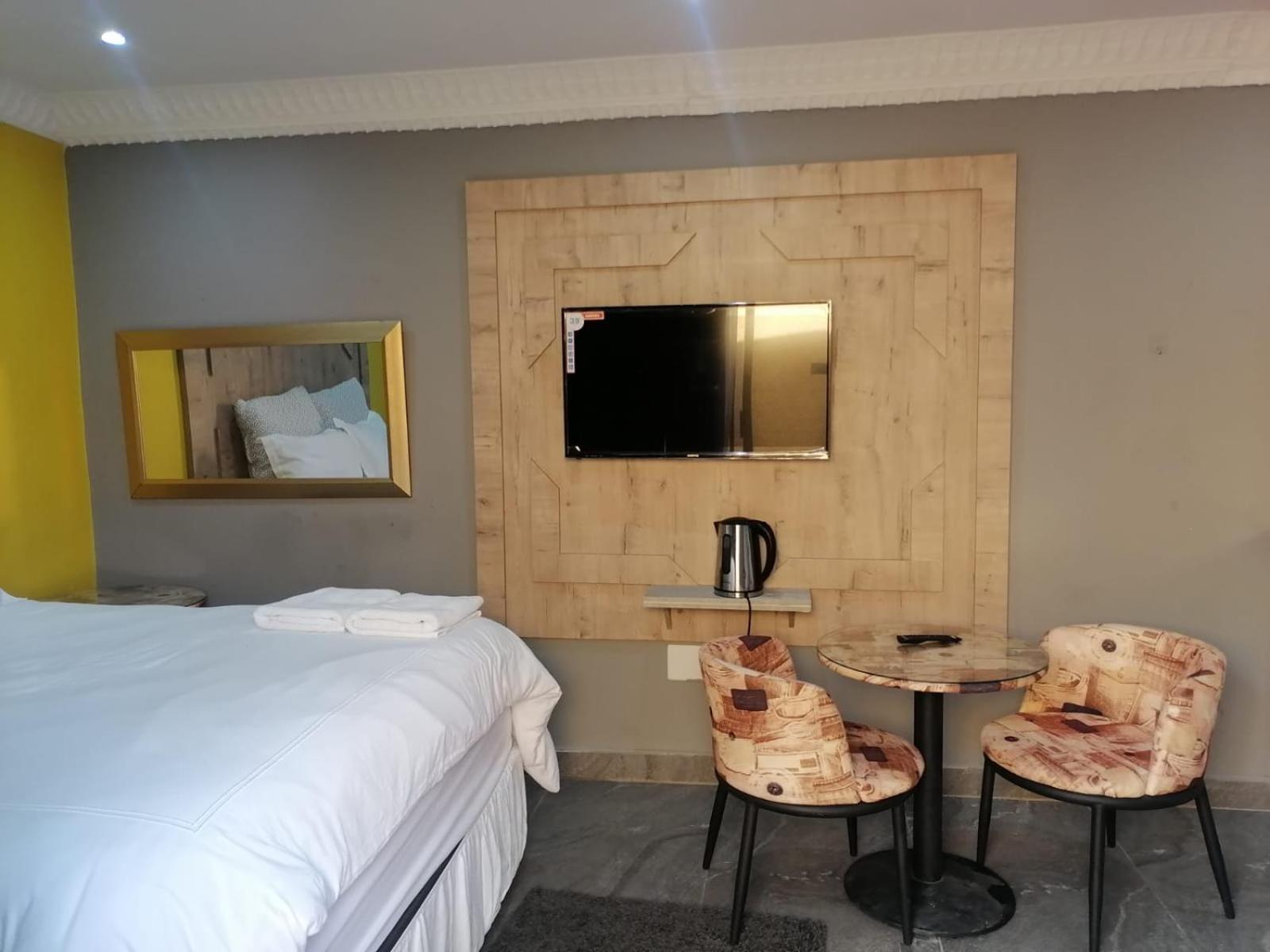 Standard Queen Room - Photo 6