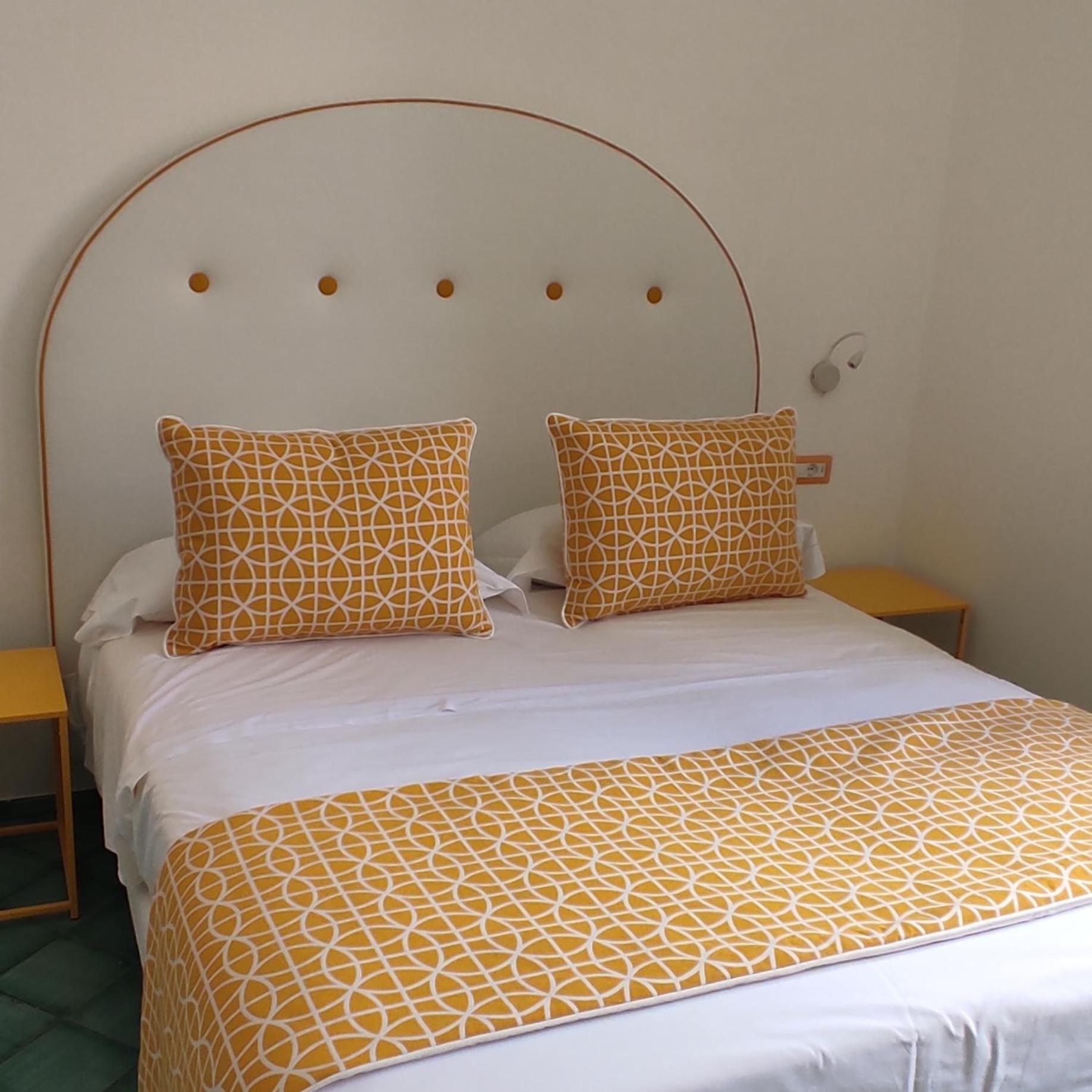 Double or Twin Room with View - Photo 30