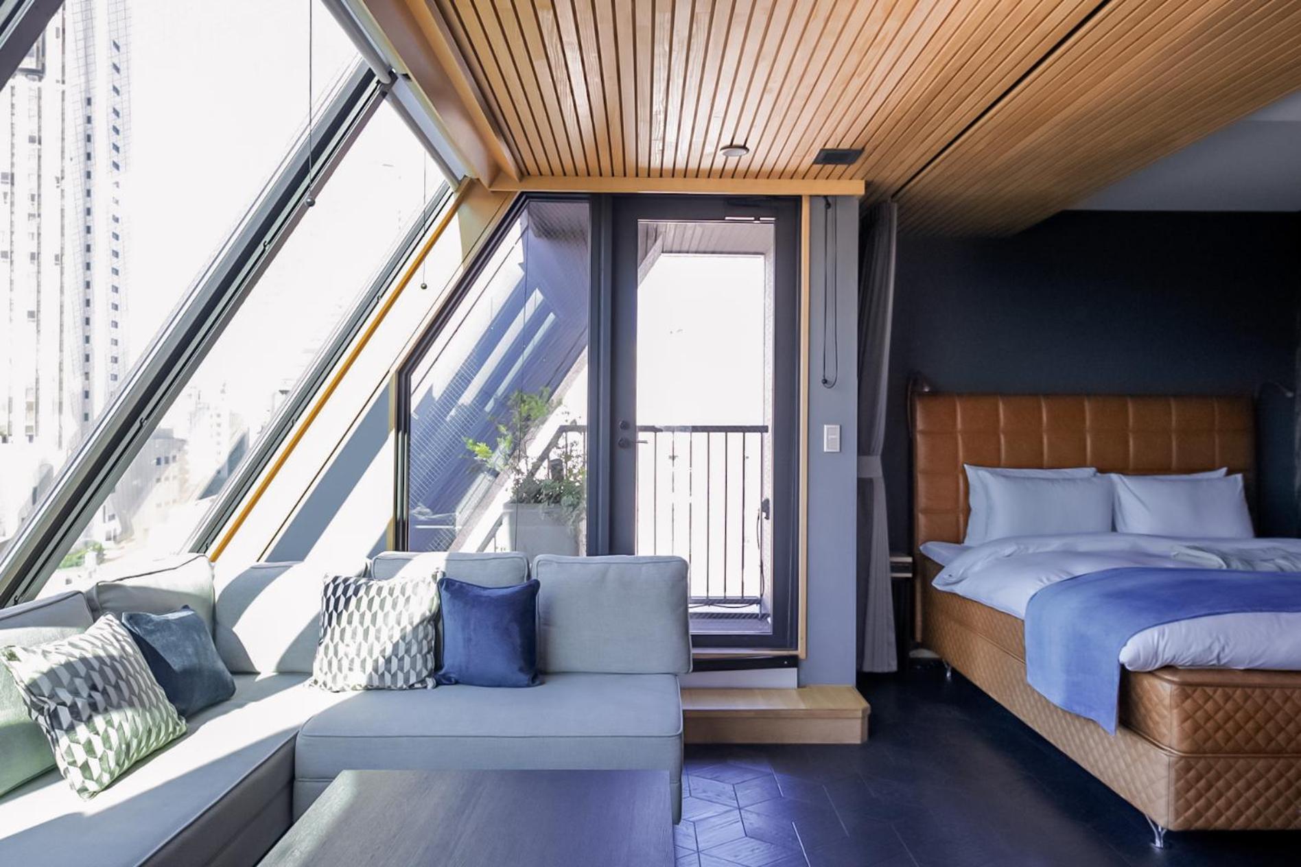 Suite with Skytree View photo 3
