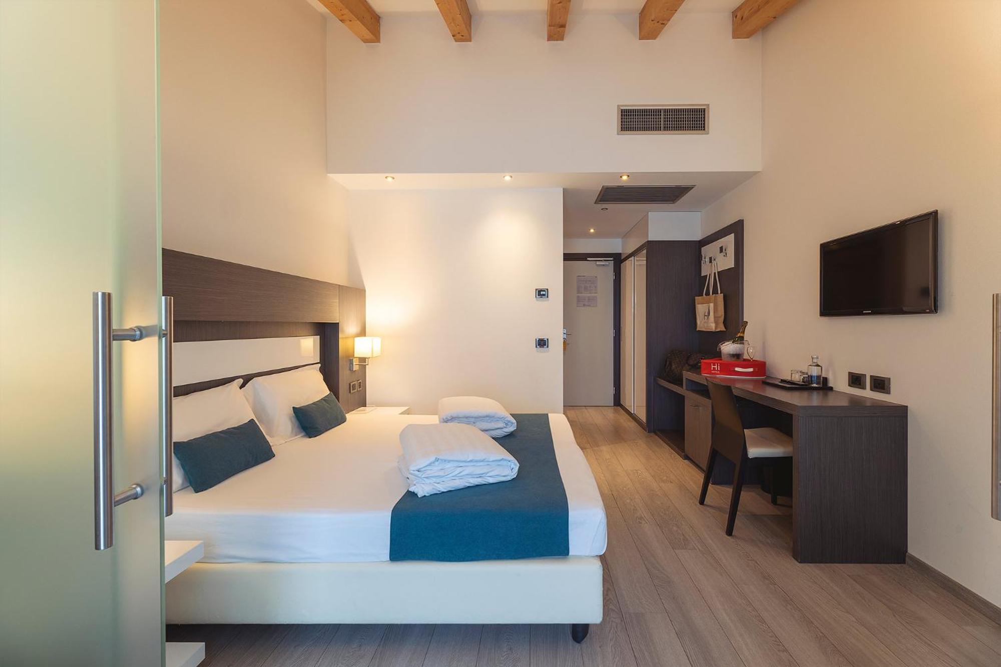 Junior Suite with Hot Tub