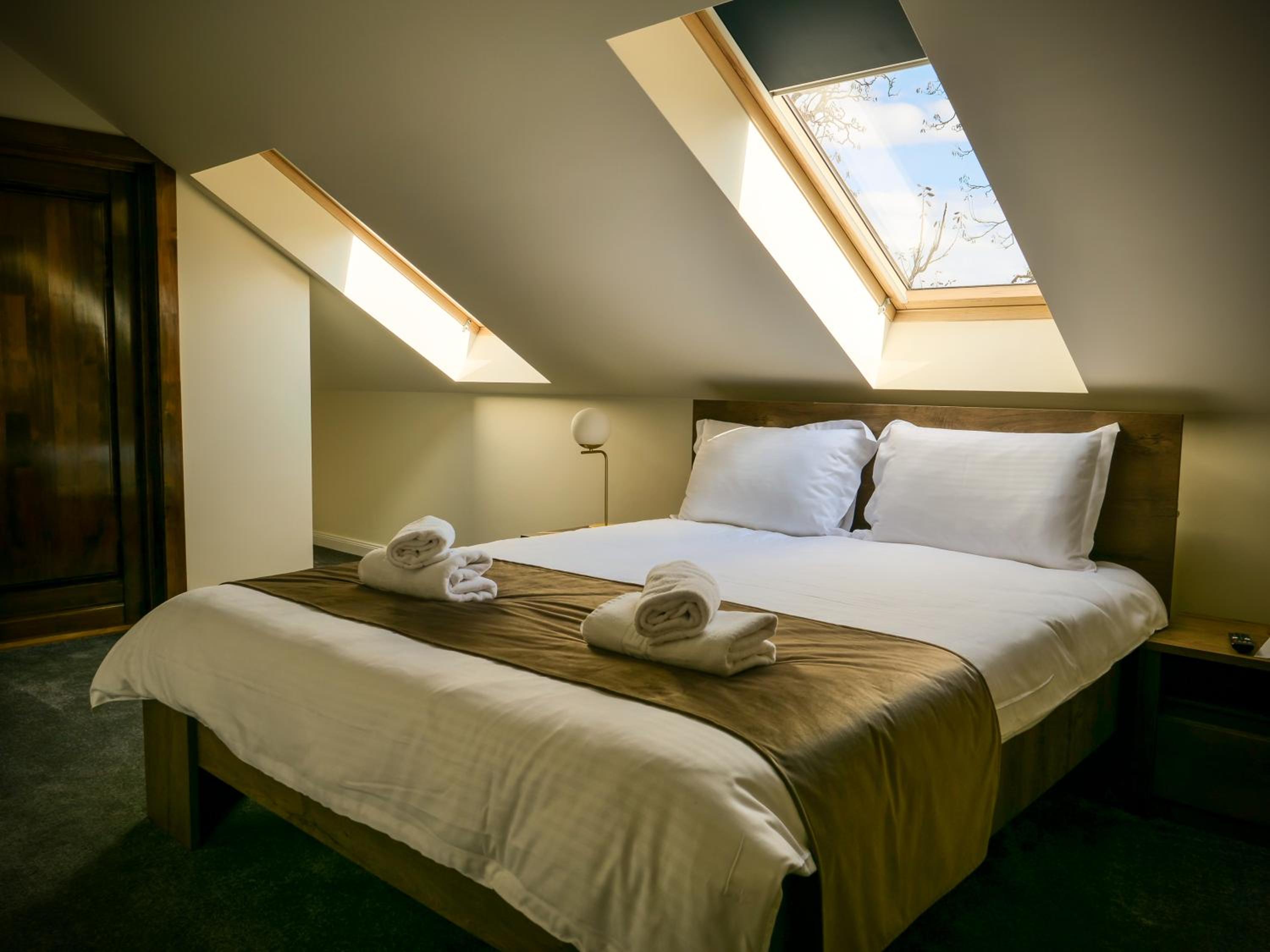 Standard Queen Room