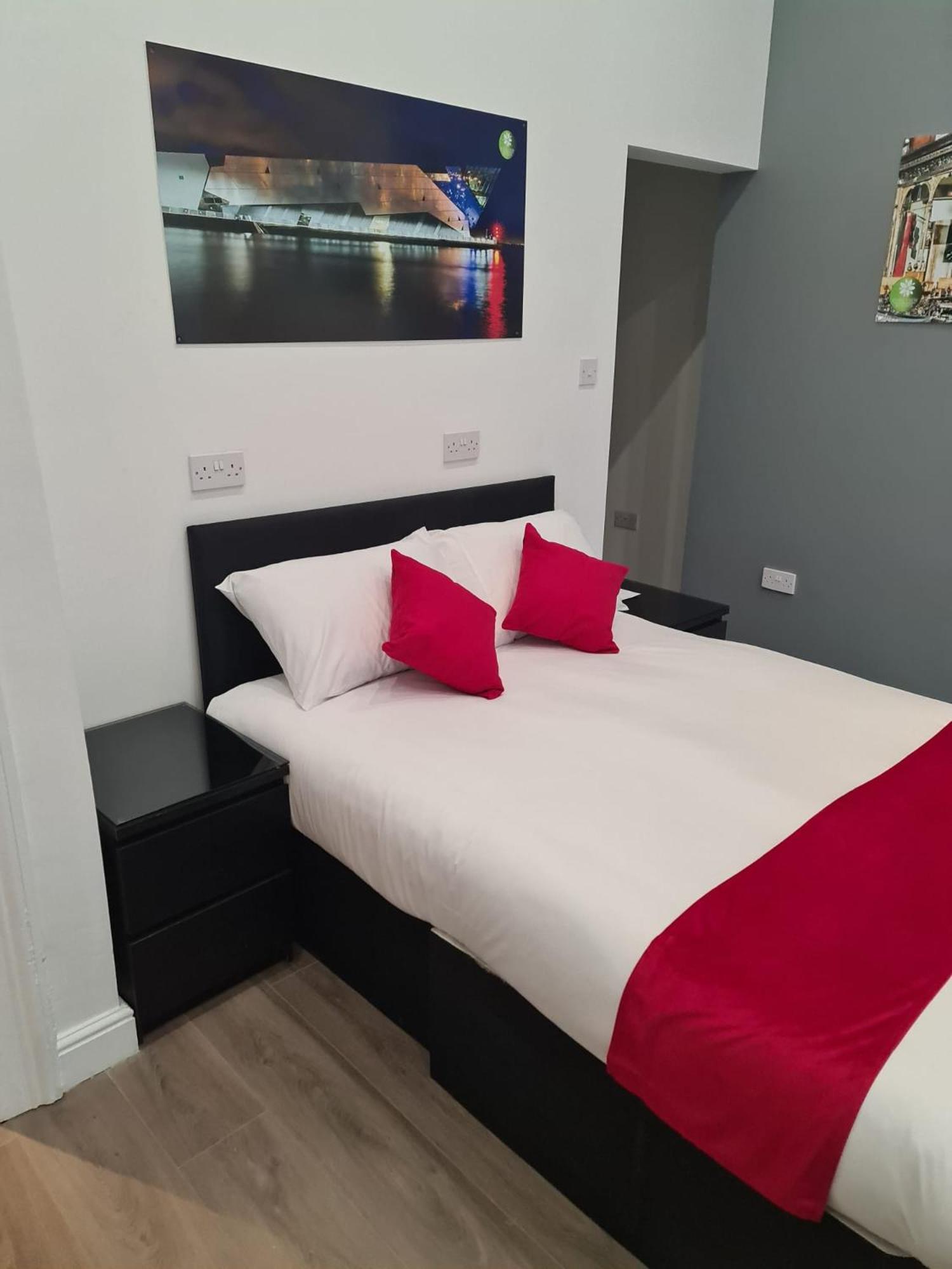 Double or Twin Room - Photo 8