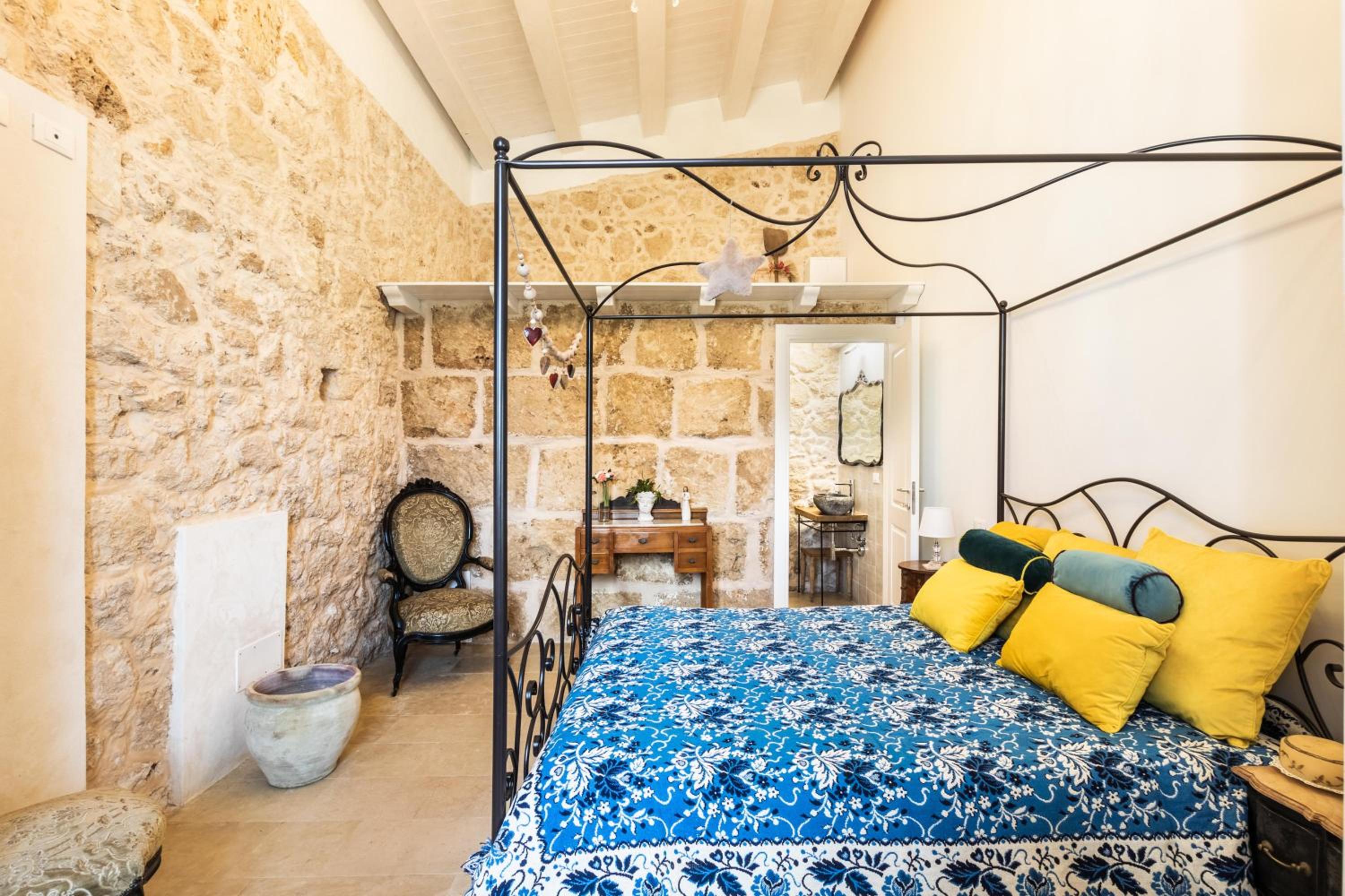 Double Room with Private Bathroom photo 3