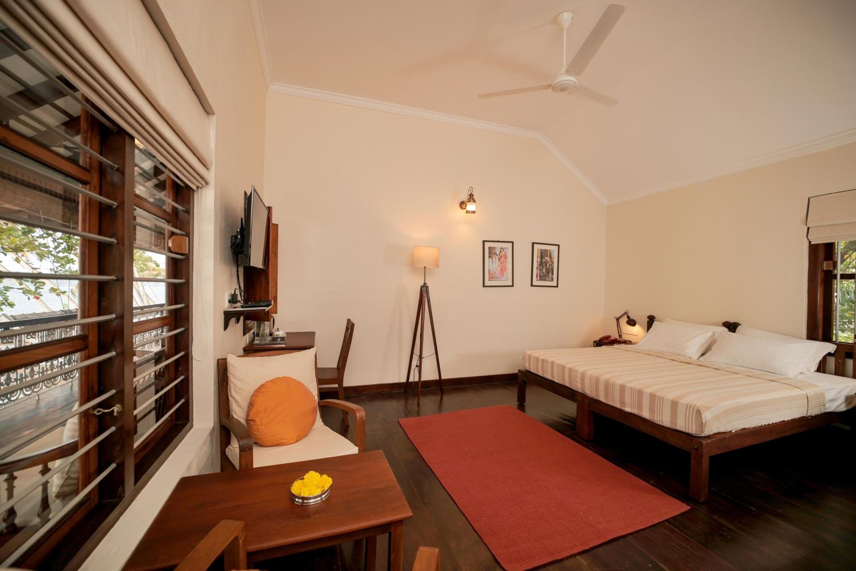 Double Room with Lake View - Photo 1