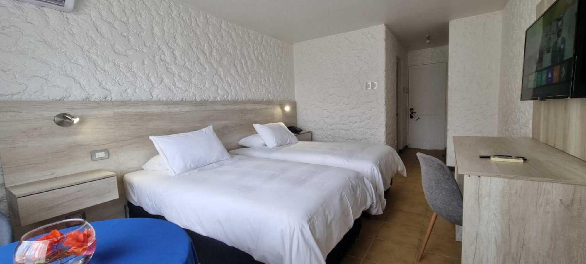 Standard Twin Room - Photo 5