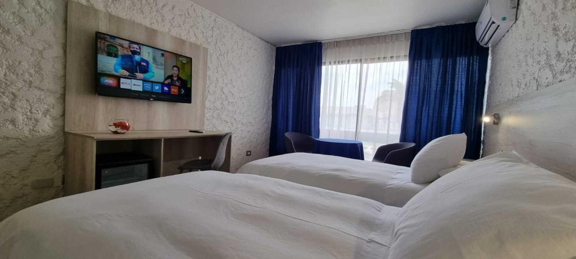 Standard Twin Room - Photo 4