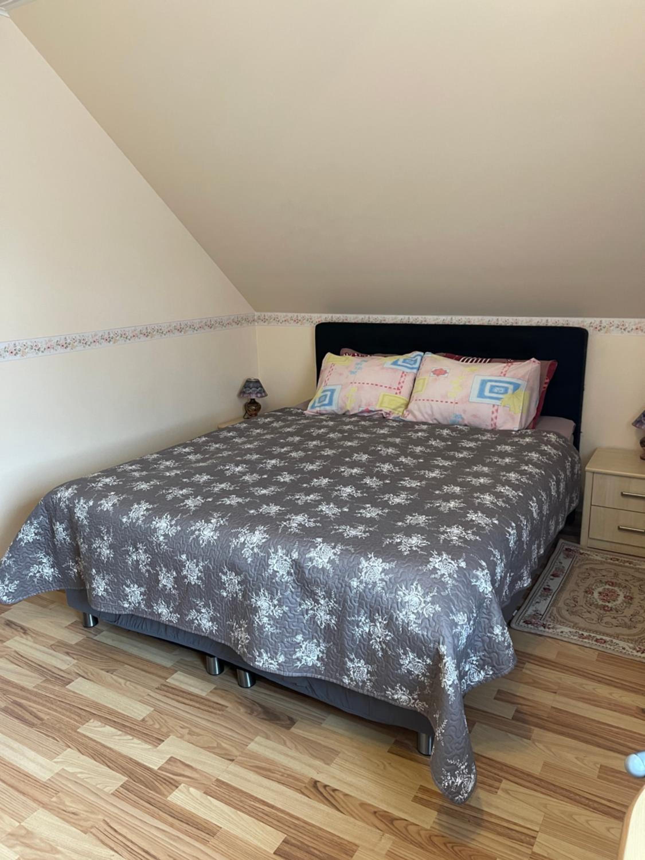 Small Double Room - Photo 10