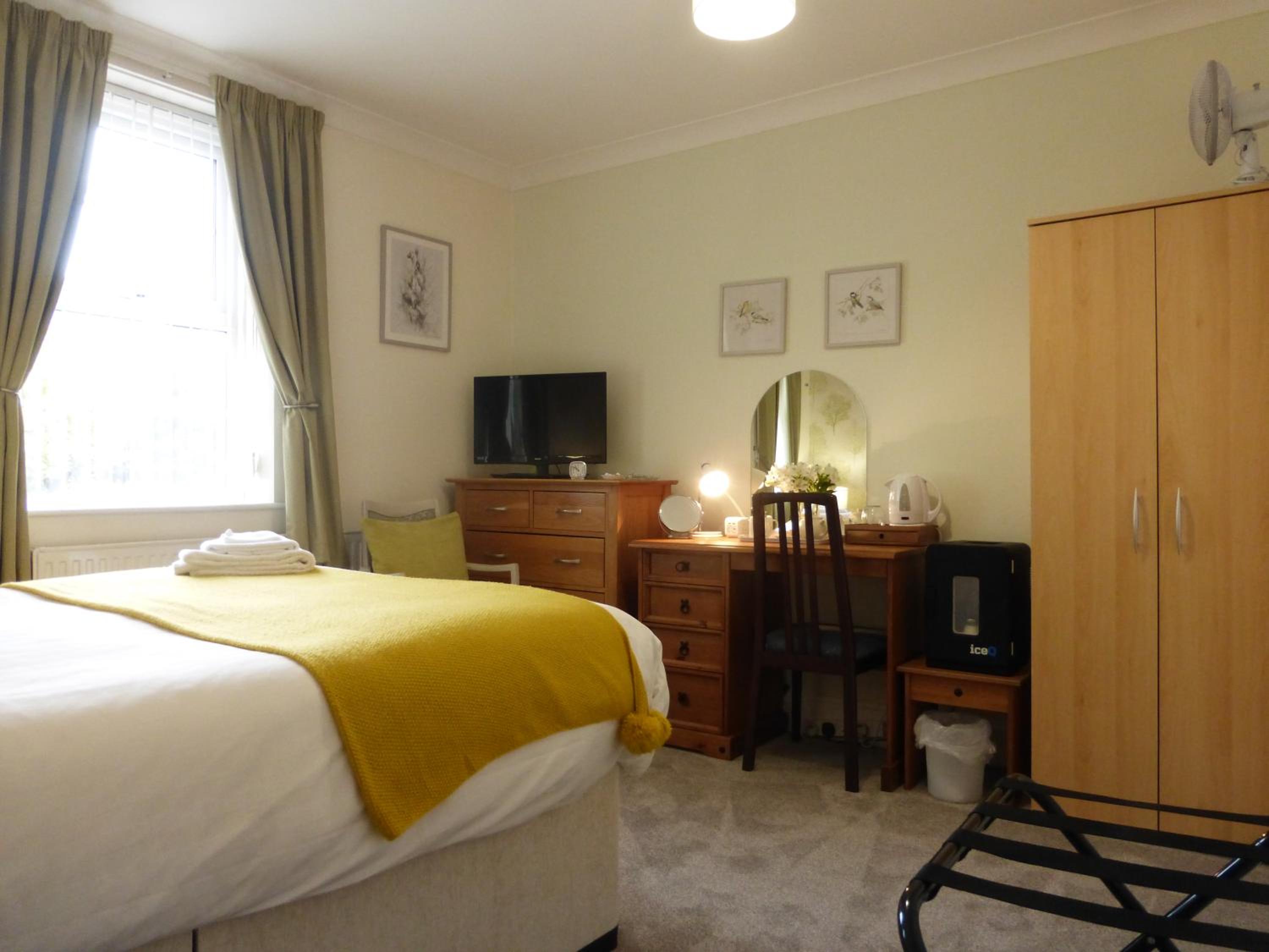 Small Double Room with Shower  photo 1
