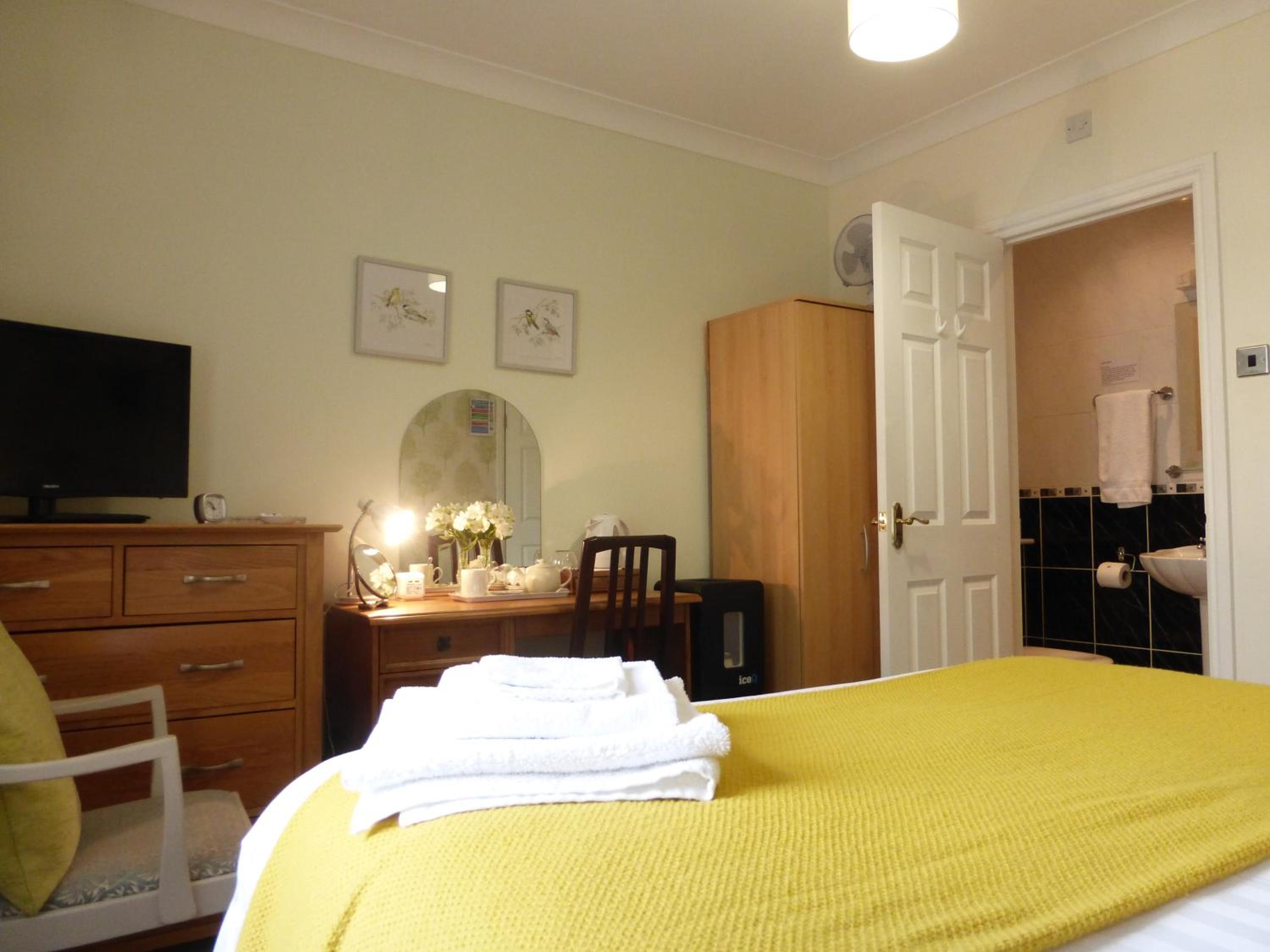 Small Double Room with Shower  photo 2