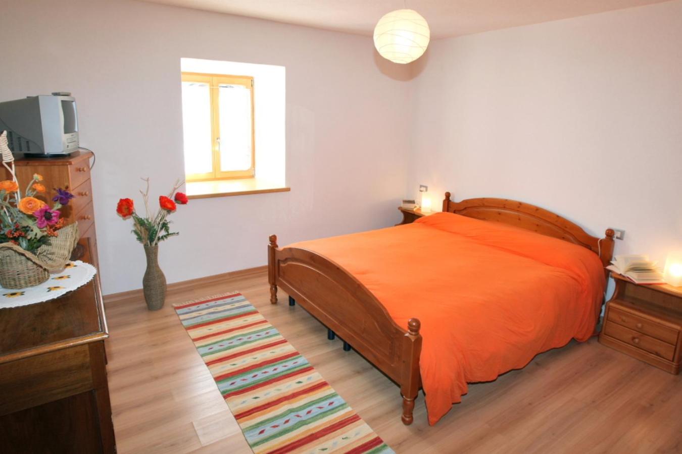 Apartment with Mountain View photo 1