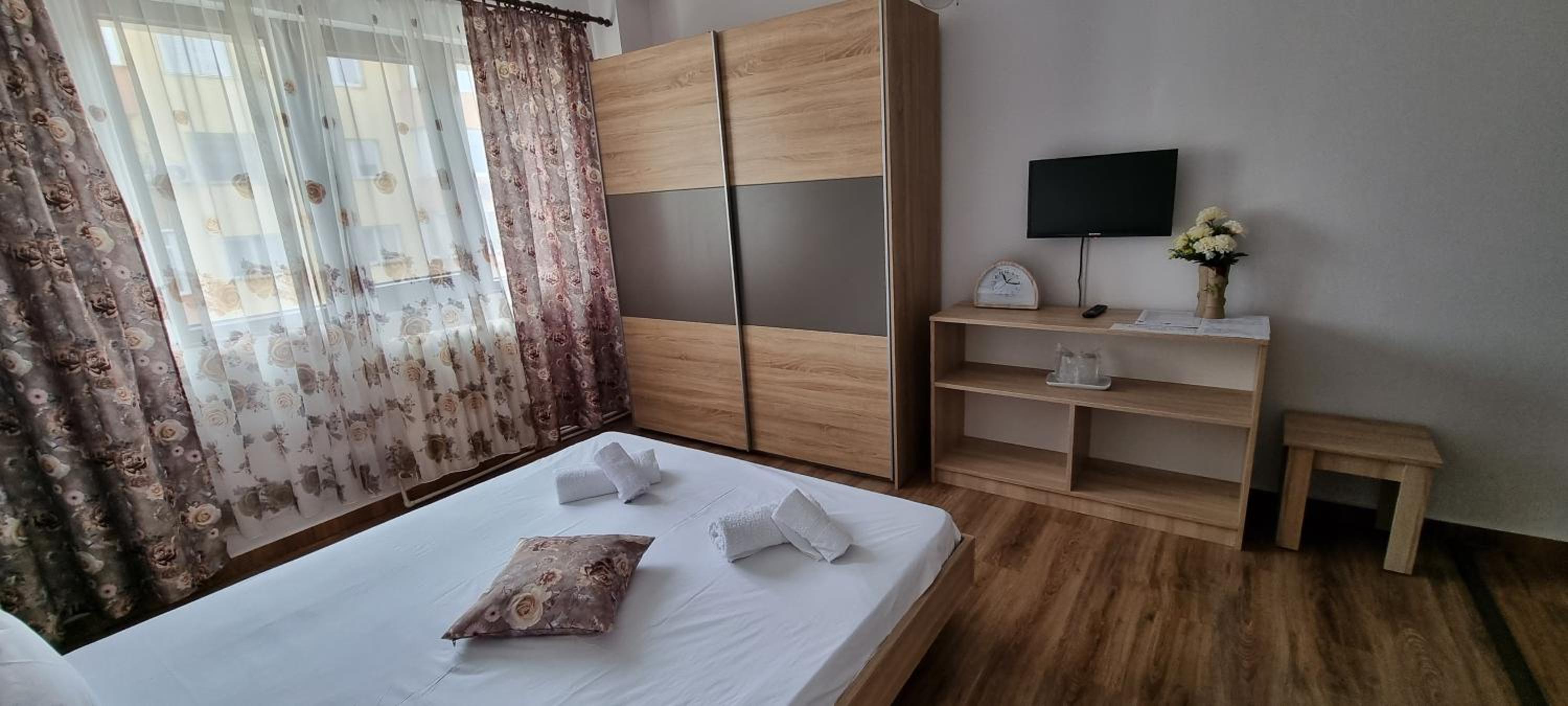 Double Room - Photo 3