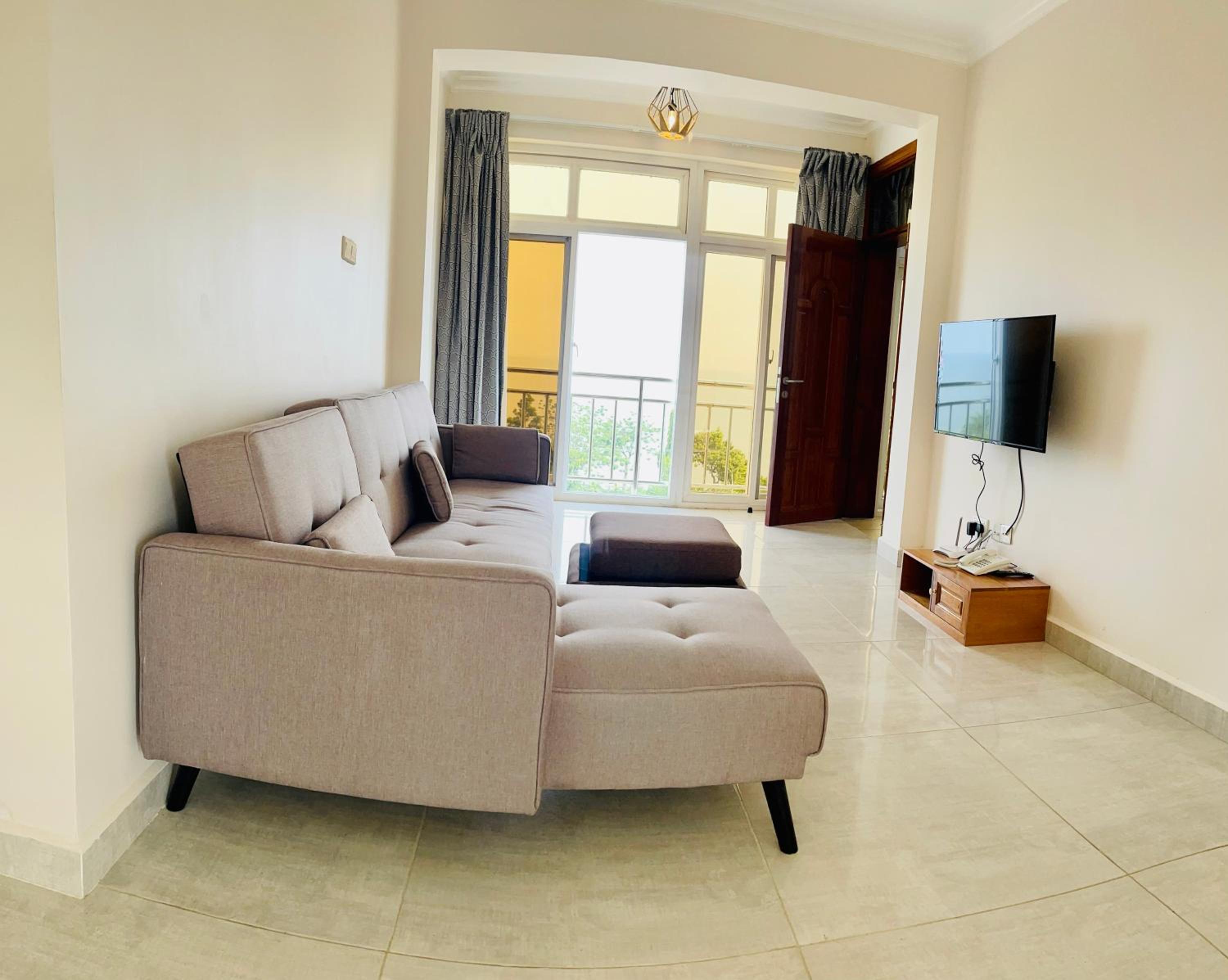 One-Bedroom Apartment photo 2