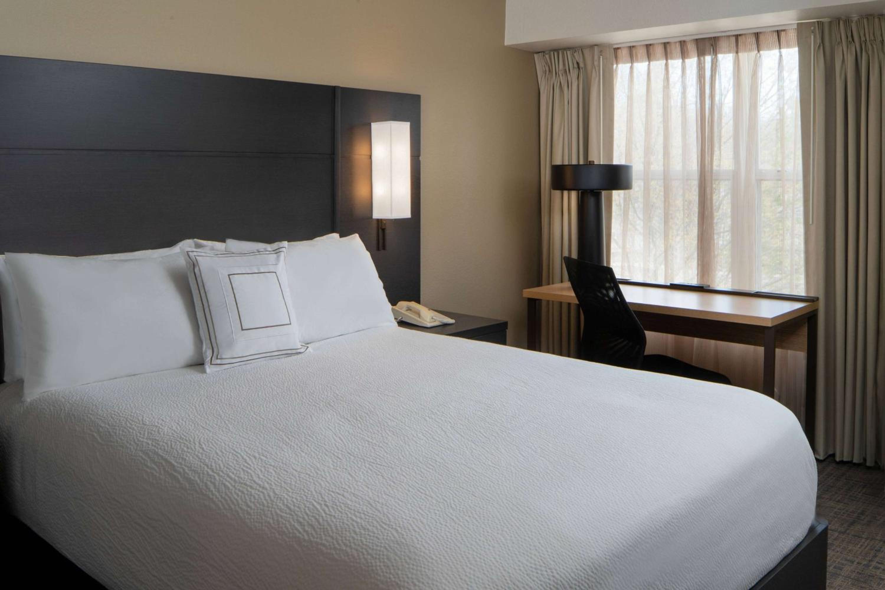Two Bedroom Suite - Queen in Each - Photo 6