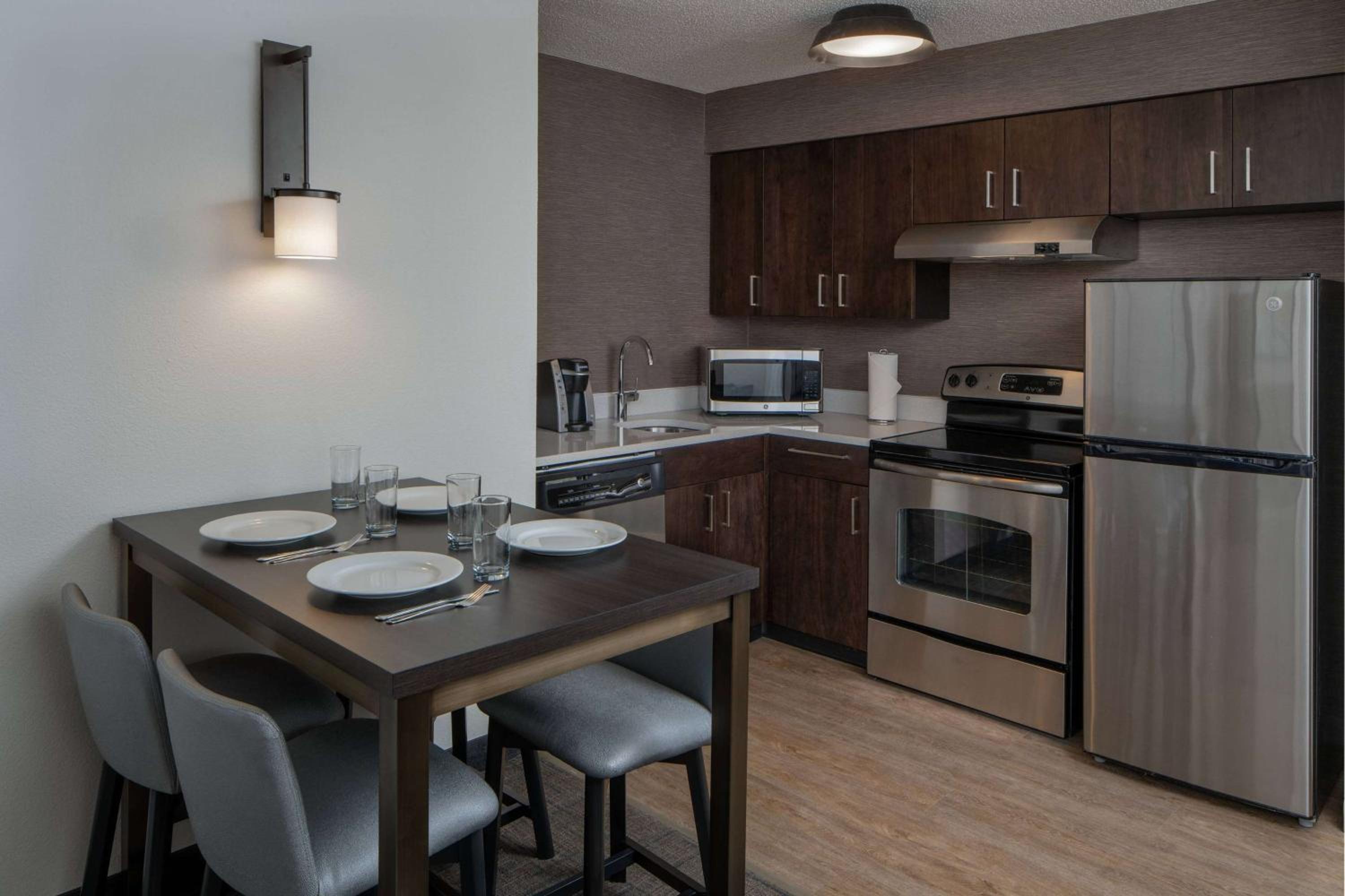 Two Bedroom Suite - Queen in Each - Photo 7