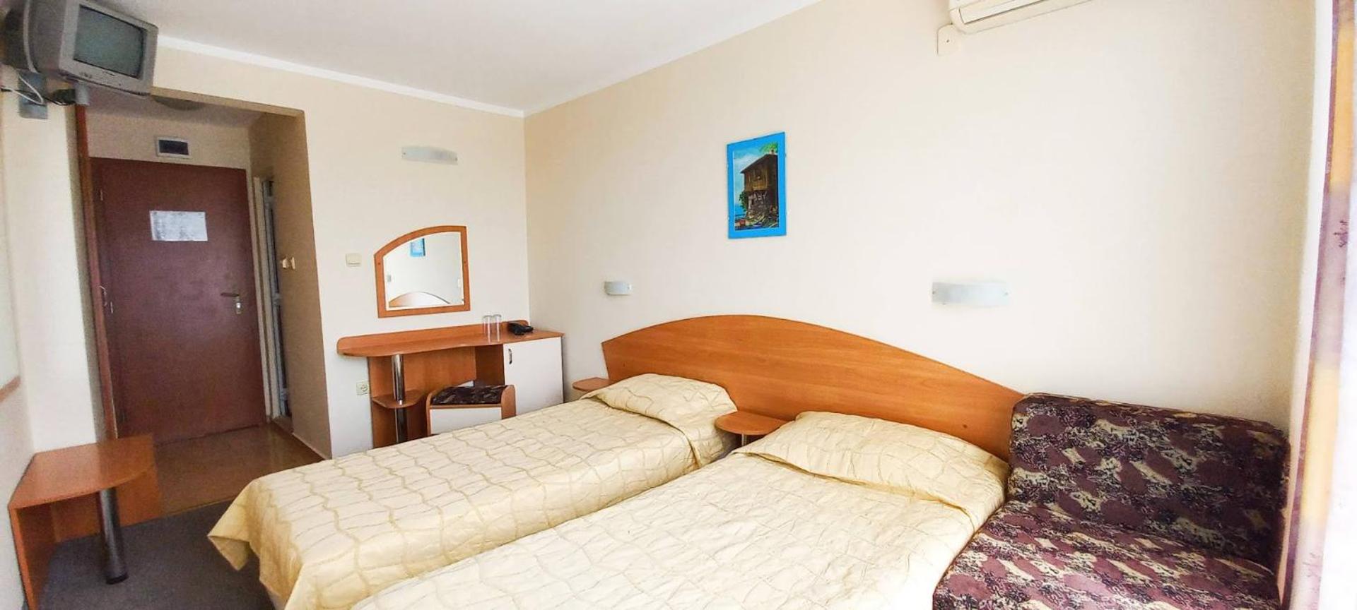 Family Room (2 Adults + 2 Children up to 17.99) - Photo 1