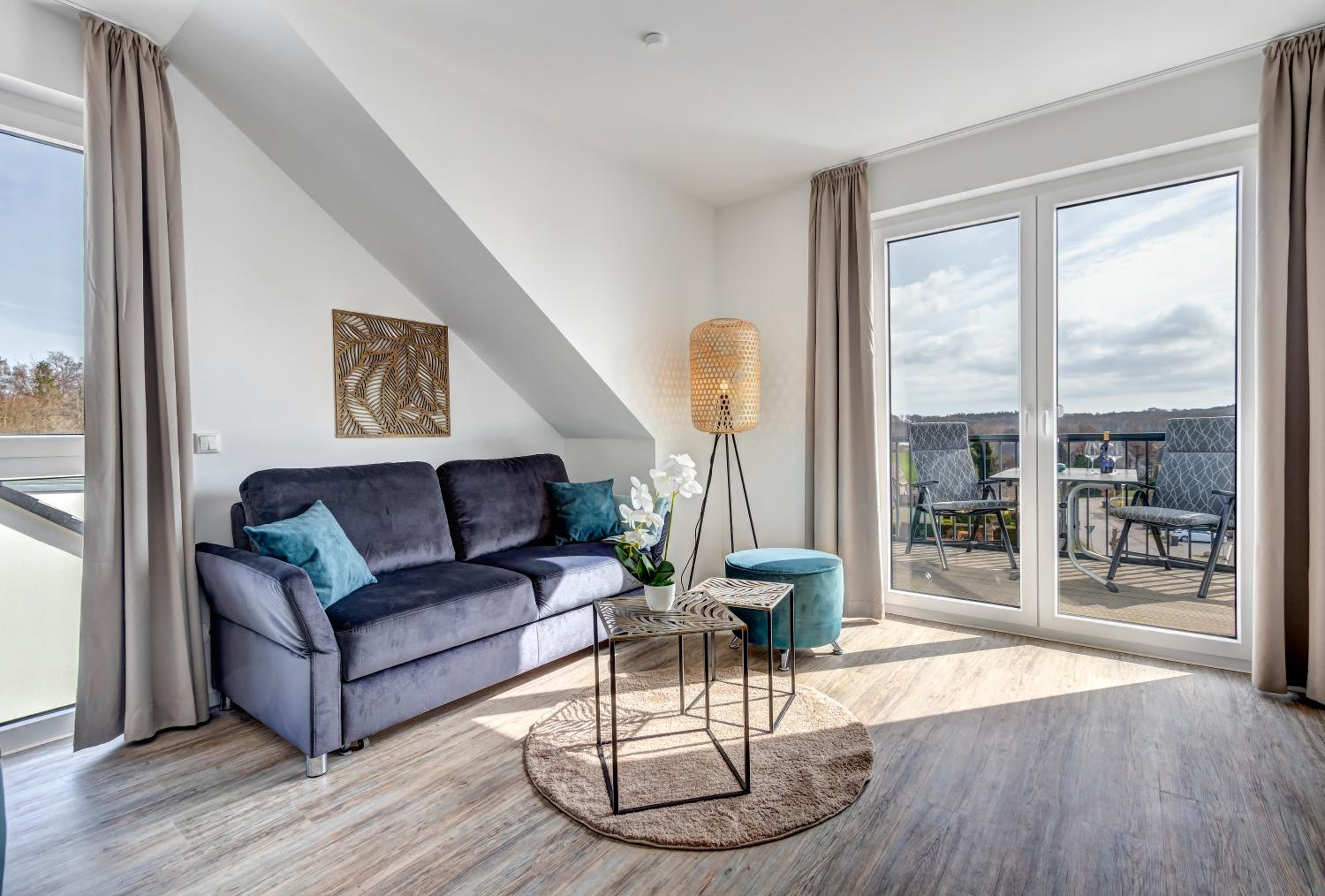 Apartment with Lake View photo 2