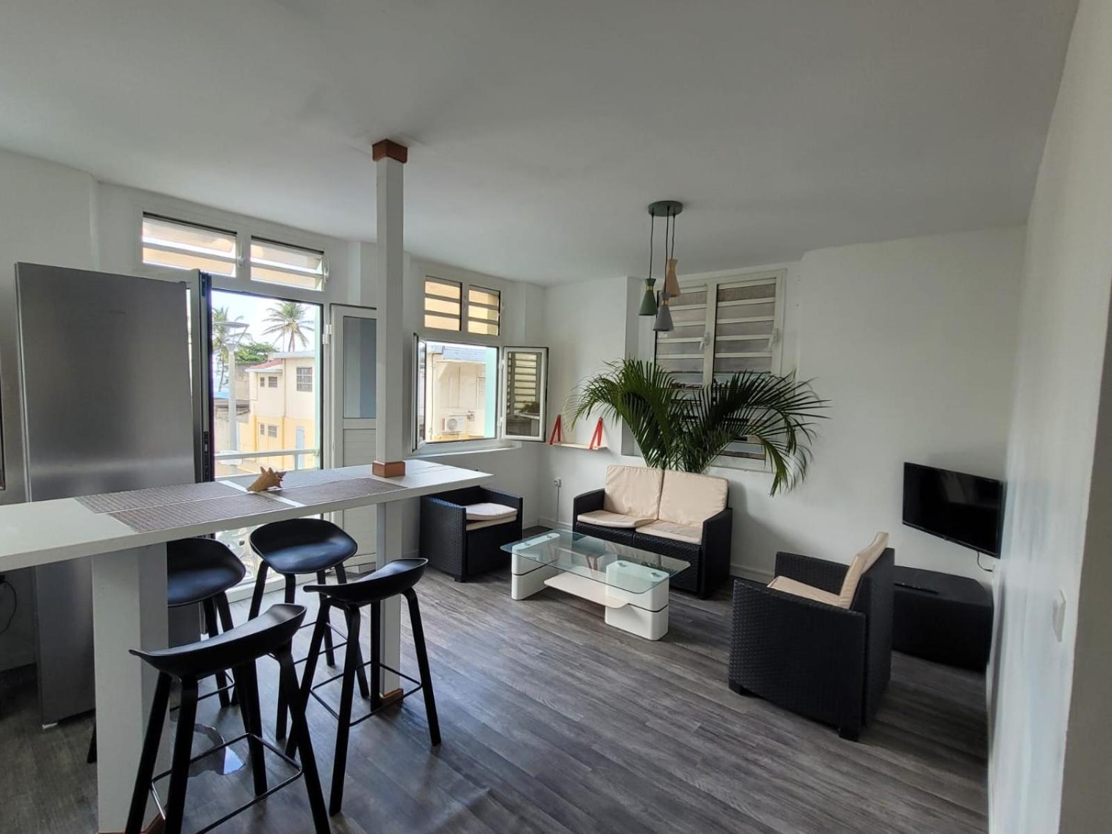 Three-Bedroom Apartment photo 1